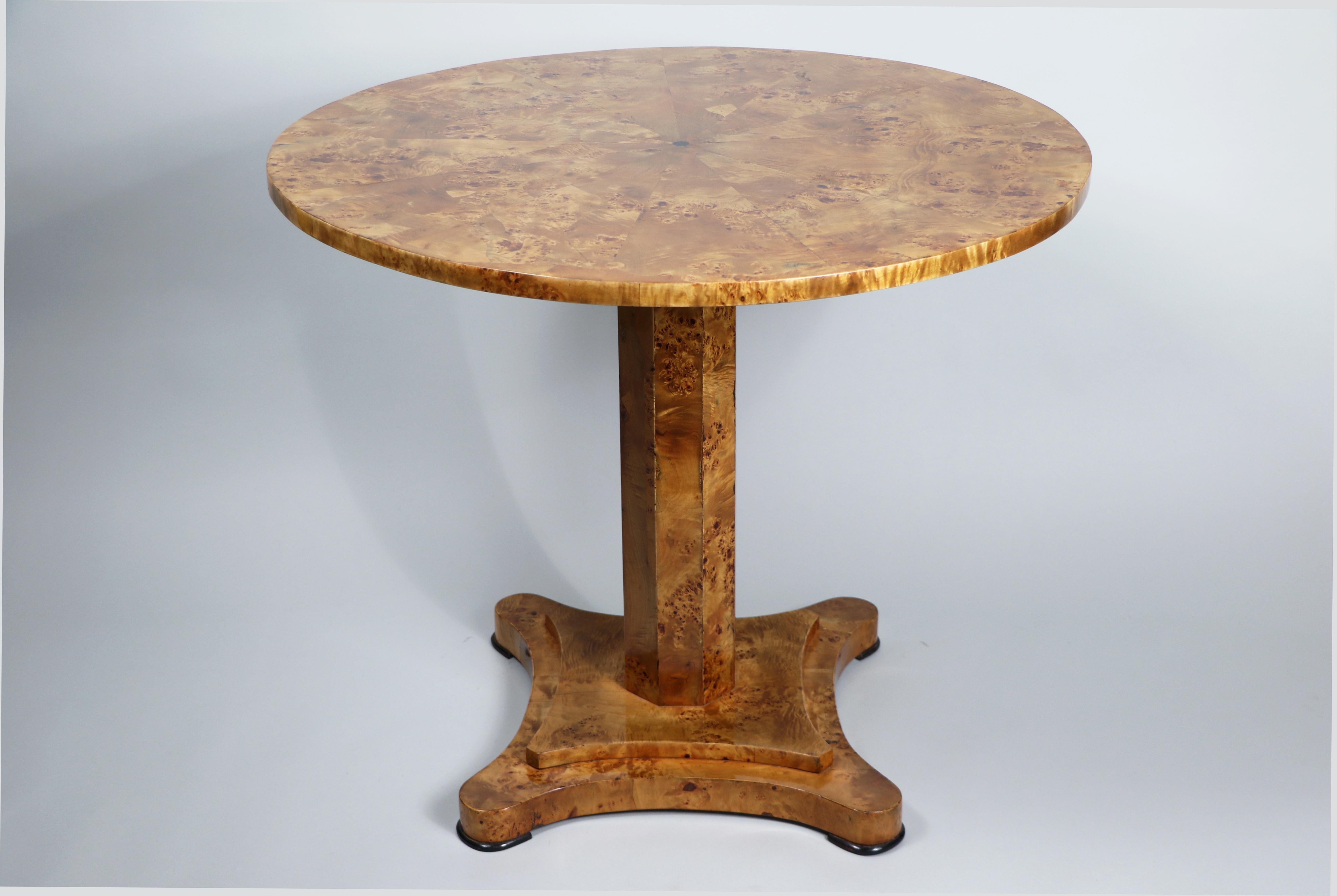 19th Century Biedermeier Pedestal Table. Austria, c. 1830. For Sale 5