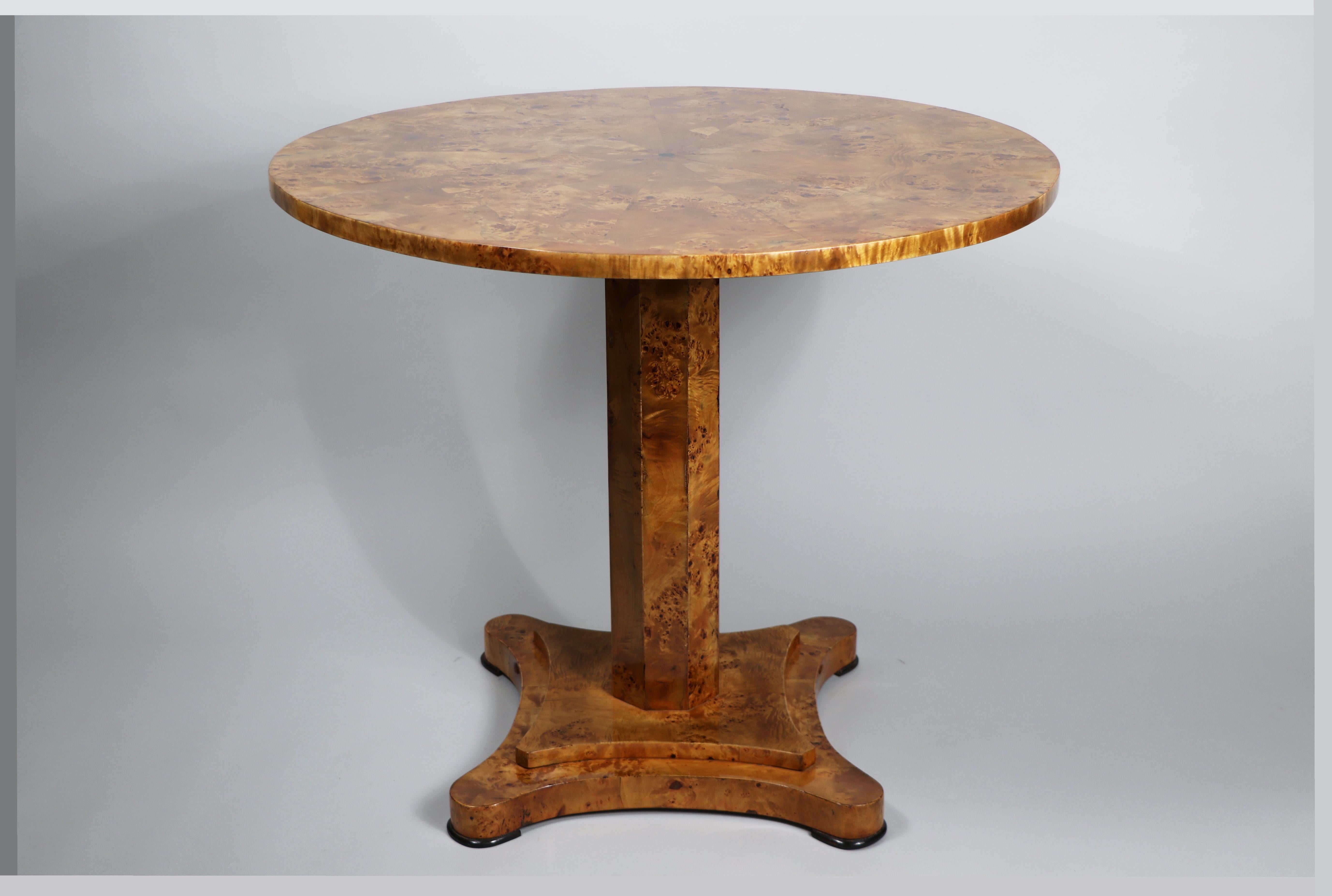 Hello,

This elegant Biedermeier birch pedestal table is the best example of high quality Austrian piece from circa 1830.

Austrian Biedermeier is distinguished by their sophisticated proportions, rare and refined design and excellent craftsmanship