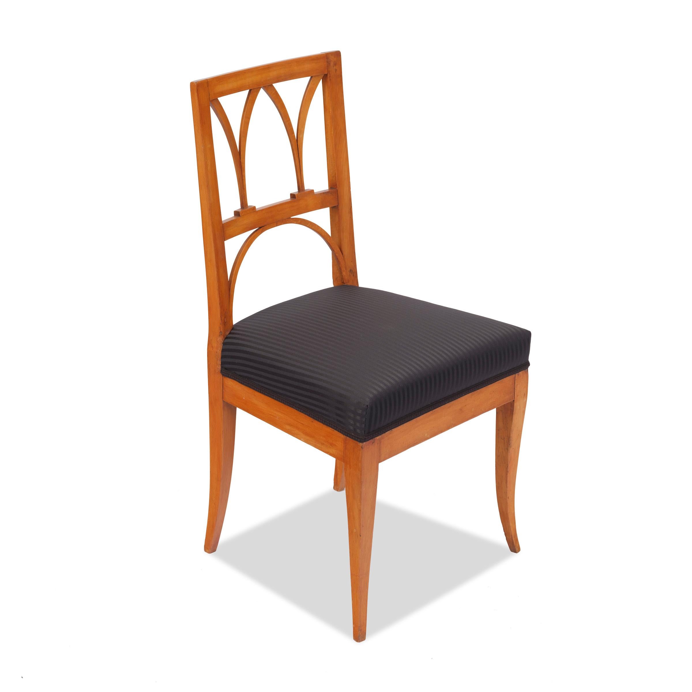 Noce Sedia Biedermeier del XIX secolo in ciliegio del 1820 circa in vendita