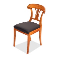 Chaise Biedermeier du 19e siècle en merisier vers 1820