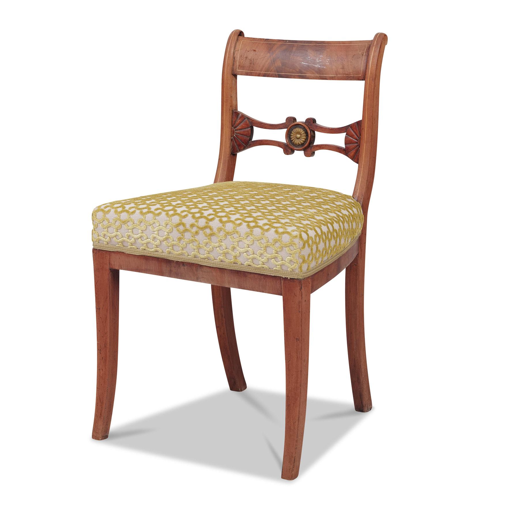 Biedermeier single chair, around 1820, solid walnut, newly upholstered and covered, wax polish, curved backrest with bracing with fan and rosette motif, thread inlay

Height: 83 cm, width: 43 cm, depth: 47 cm

 