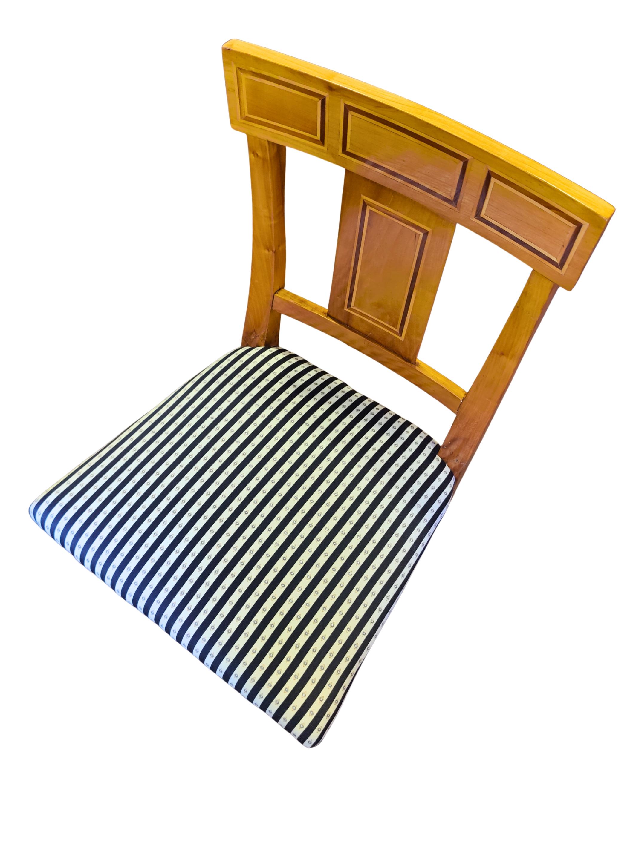 Sedia Biedermeier in ciliegio del XIX secolo in vendita 1