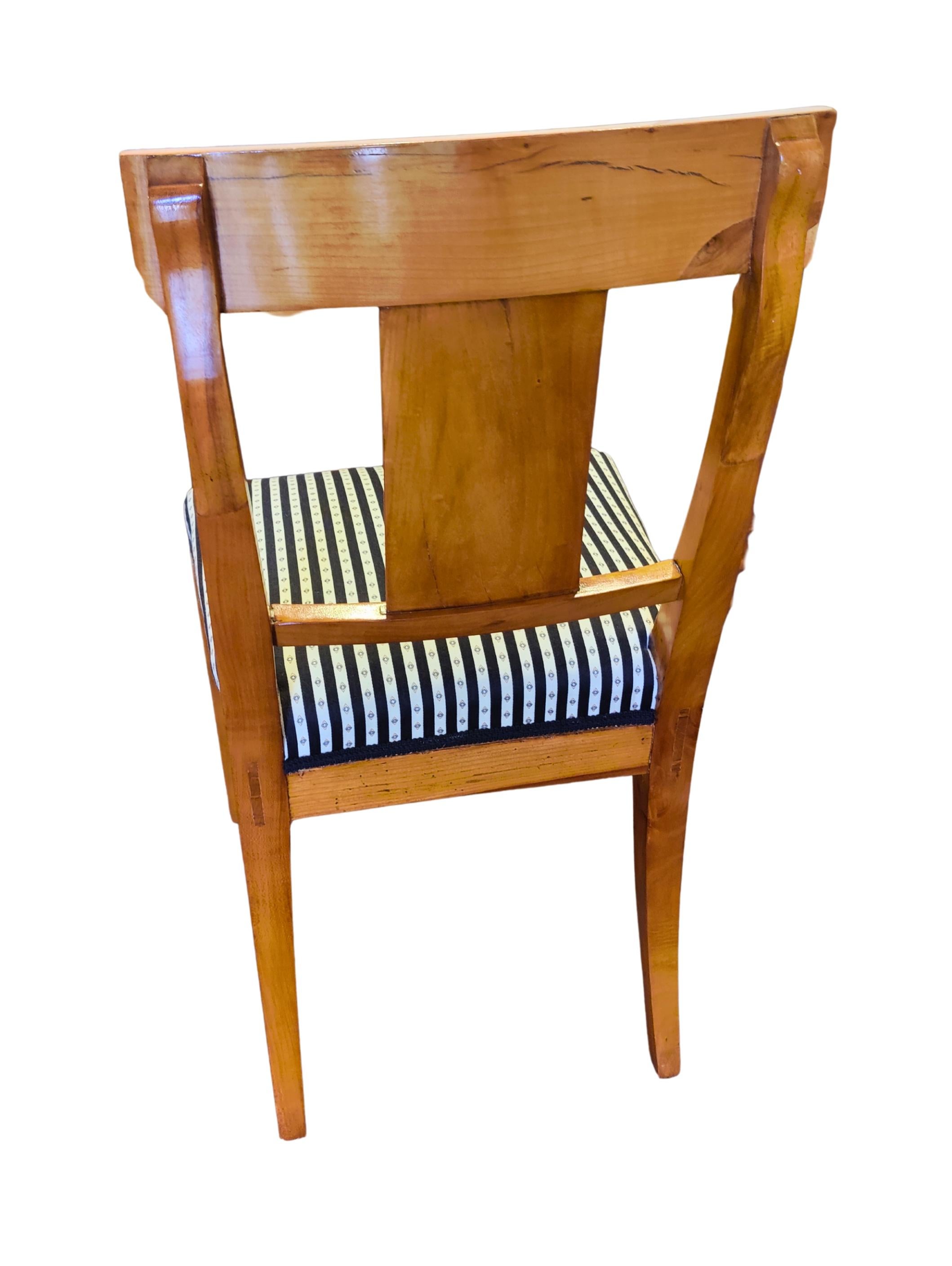 Sedia Biedermeier in ciliegio del XIX secolo in vendita 2
