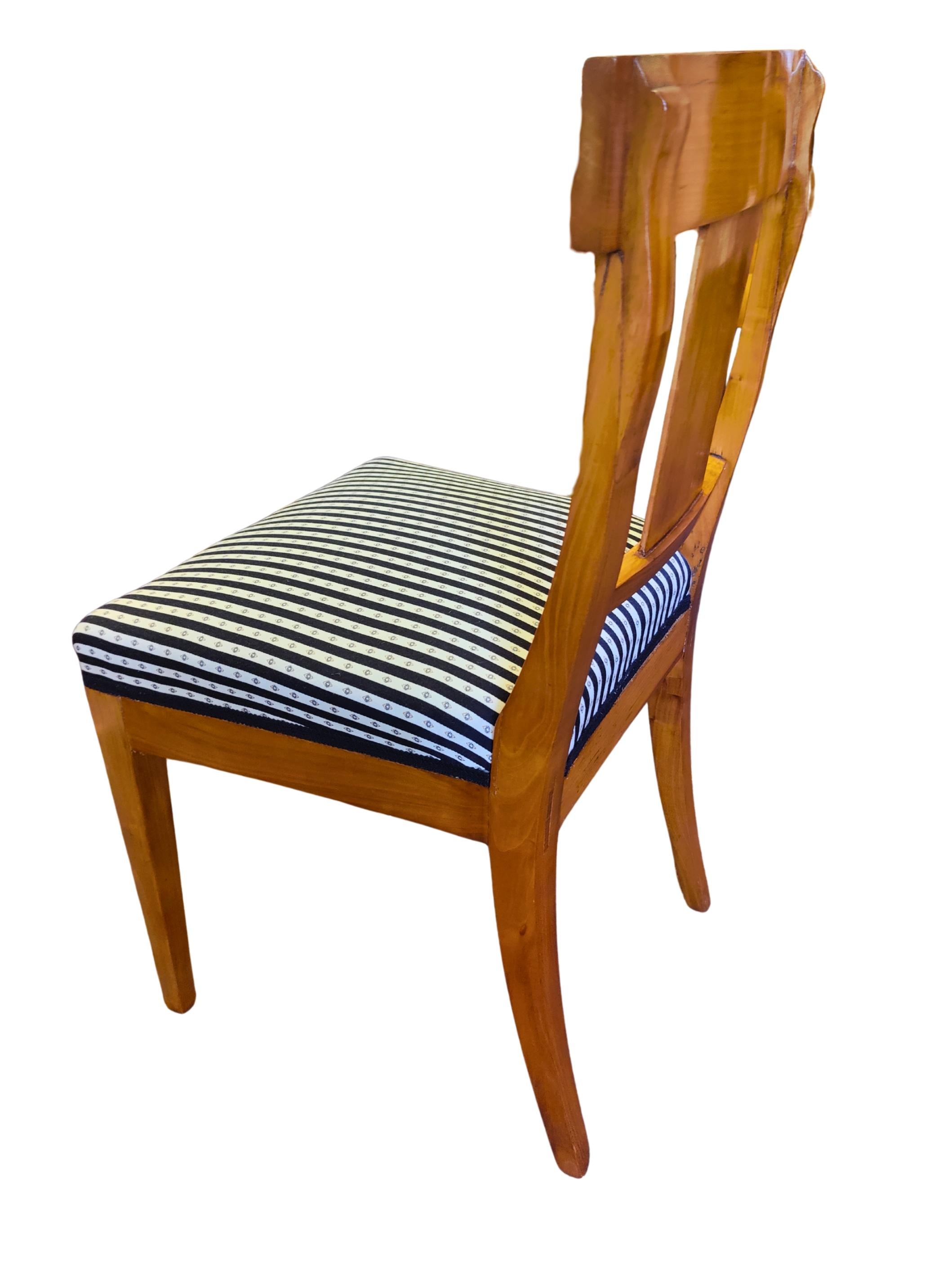 Sedia Biedermeier in ciliegio del XIX secolo in vendita 3