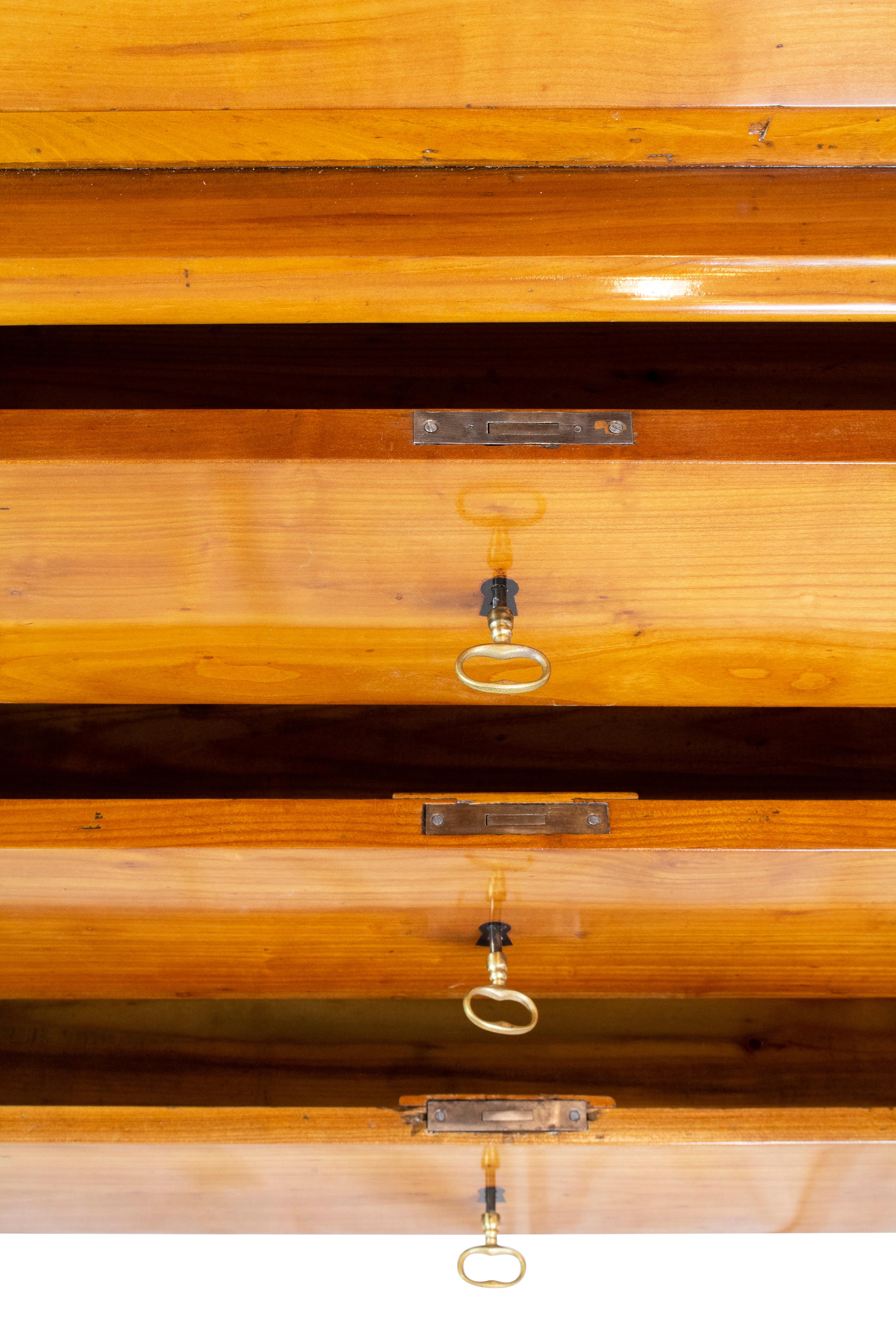 Scrivania / Secretaire in ciliegio Biedermeier del XIX secolo in vendita 3