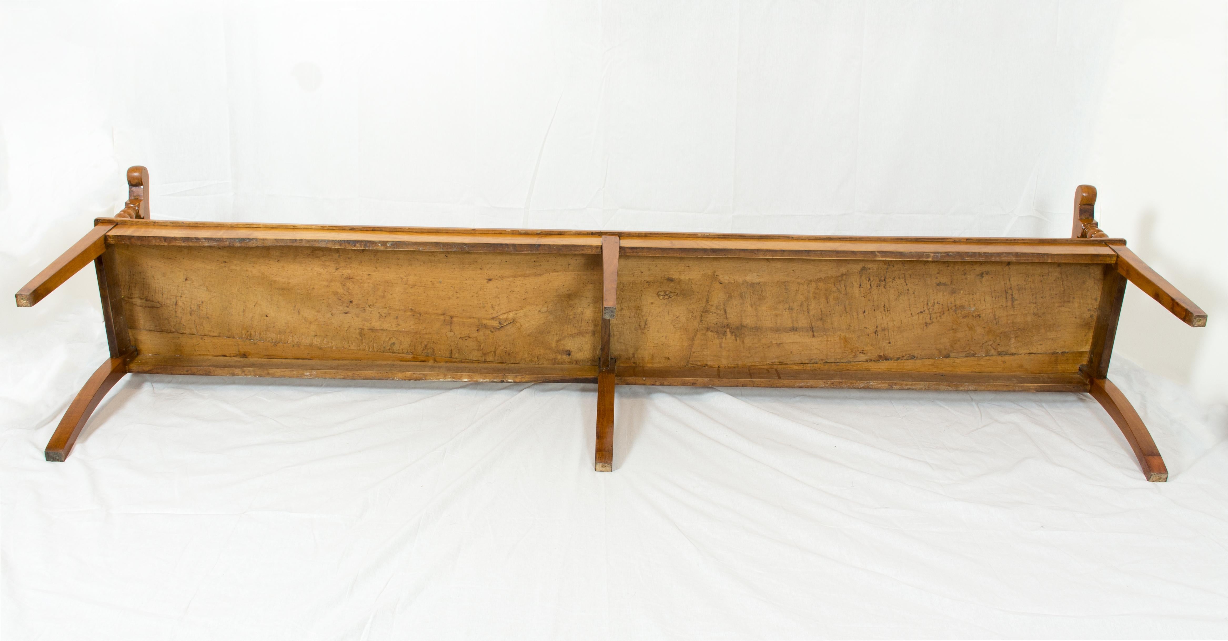 19th Century Biedermeier Large Cherry Farmhouse Seat Bench In Good Condition For Sale In Darmstadt, DE