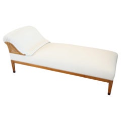 Chaise longue élégante Biedermeier du 19ème siècle en bois de cerisier