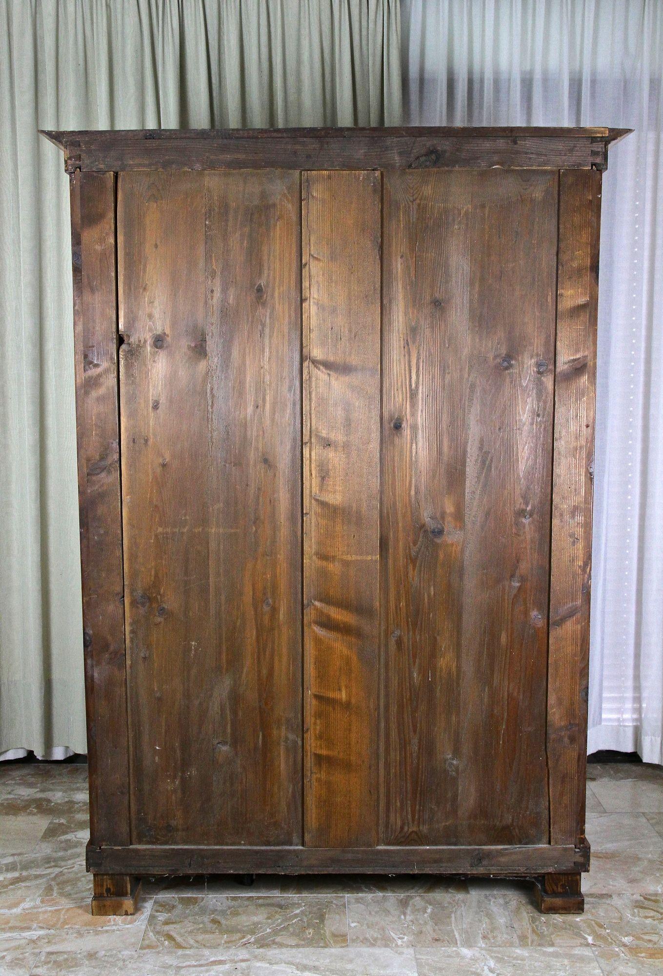 Mobile in ciliegio Biedermeier del XIX secolo, Austria circa 1825 in vendita 1