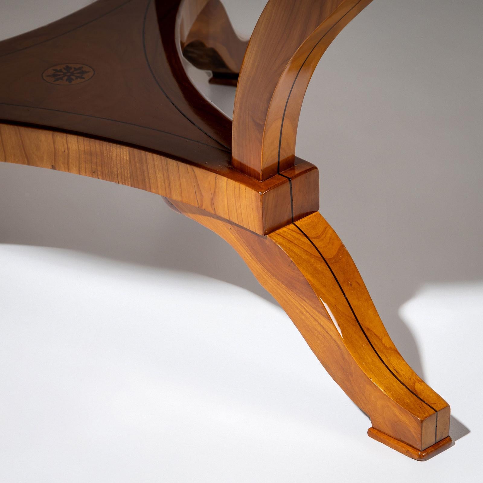 Biedermeier Kirschbaumholz-Mitteltisch aus dem 19. Jahrhundert, Deutschland im Angebot 5