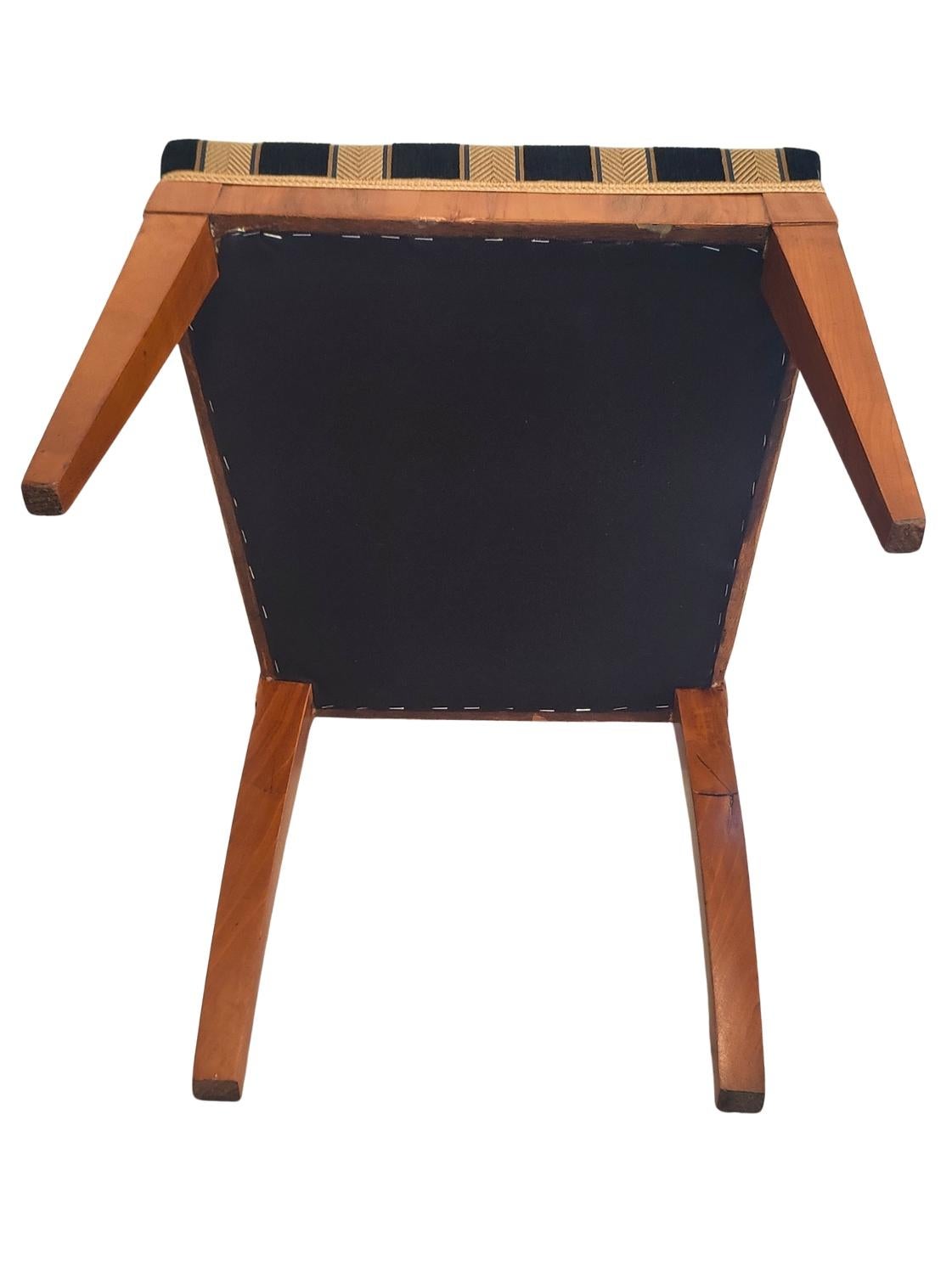 Poli Chaise Biedermeier du 19ème siècle en cerisier en vente