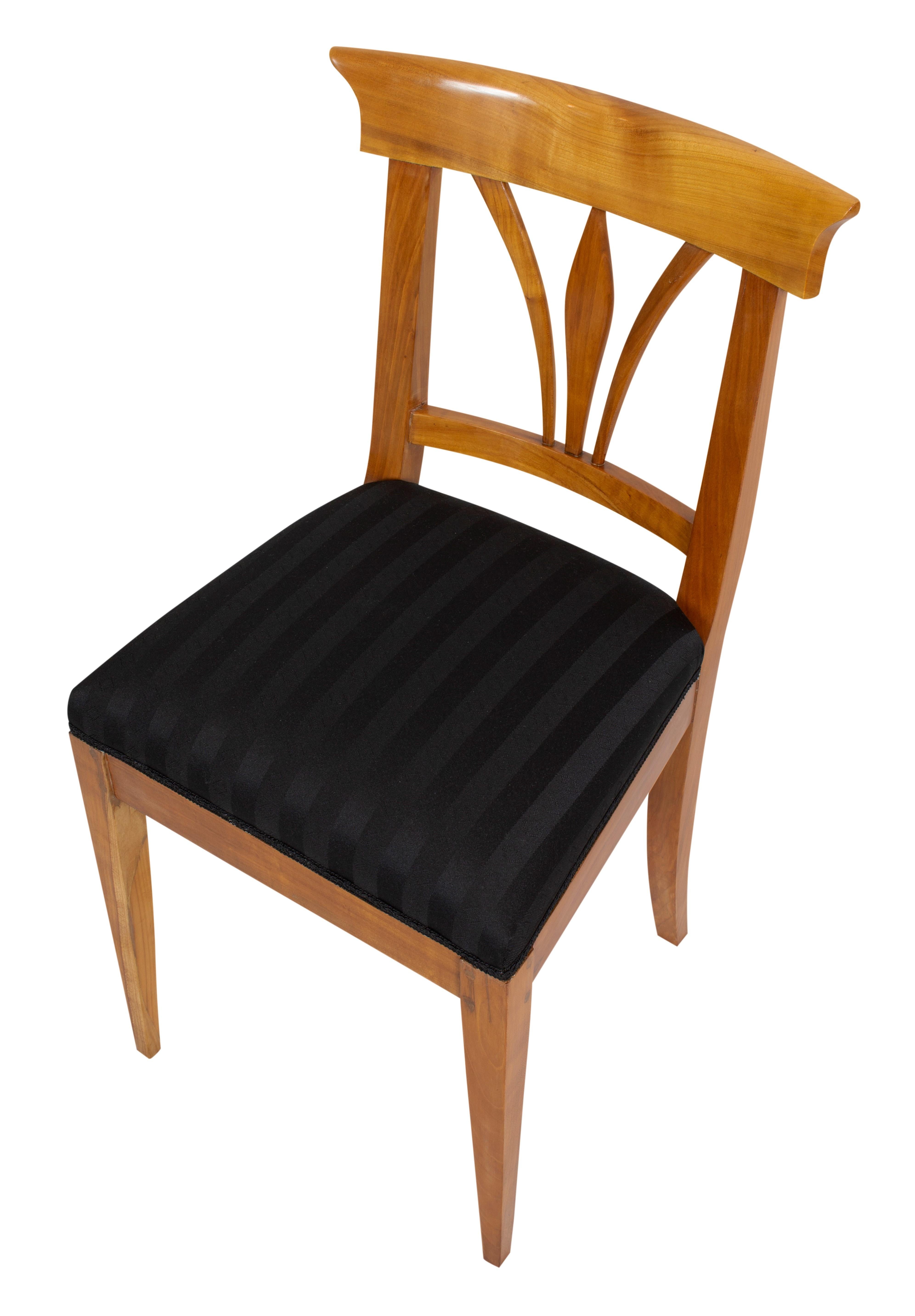 19th Century Biedermeier Cherrywood Chair In Good Condition For Sale In Darmstadt, DE