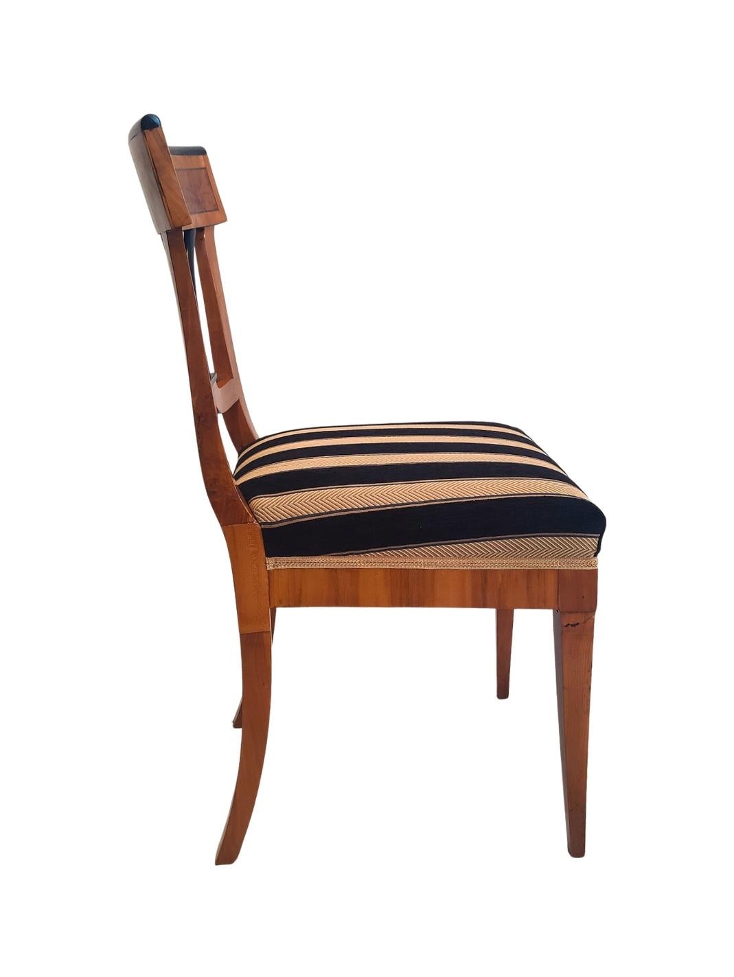 XIXe siècle Chaise Biedermeier du 19ème siècle en cerisier en vente