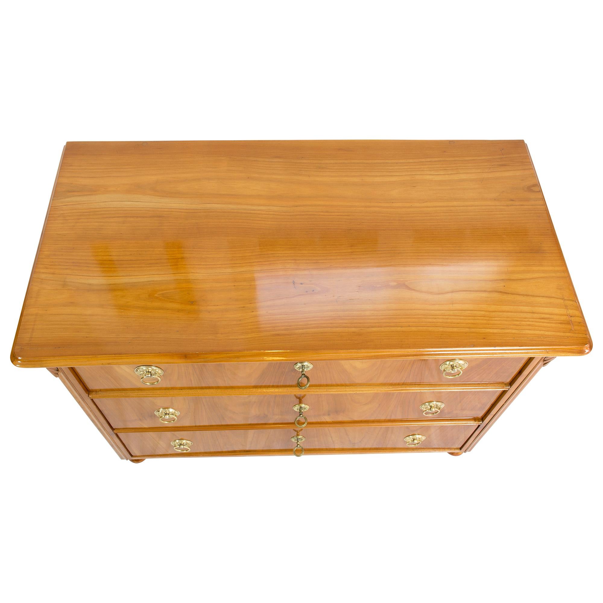 Ottone Cassettiera in ciliegio Biedermeier del XIX secolo in vendita