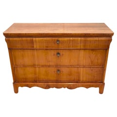 Commode Biedermeier en merisier du XIXe siècle