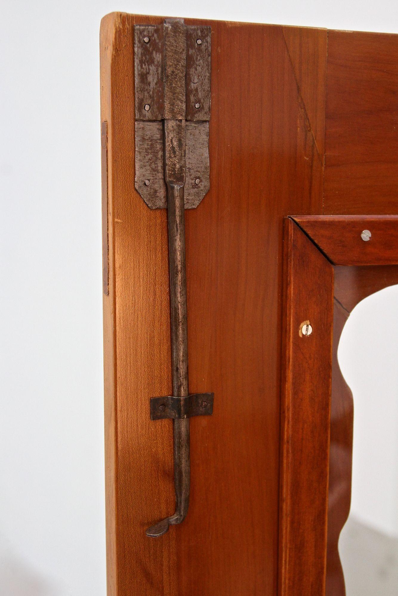 Vetrina in ciliegio Biedermeier del XIX secolo, Austria, 1840 ca. in vendita 6