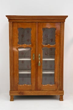 19th Century Biedermeier Cherrywood Vitrine/ Display Cabinet, Austria ca. 1840