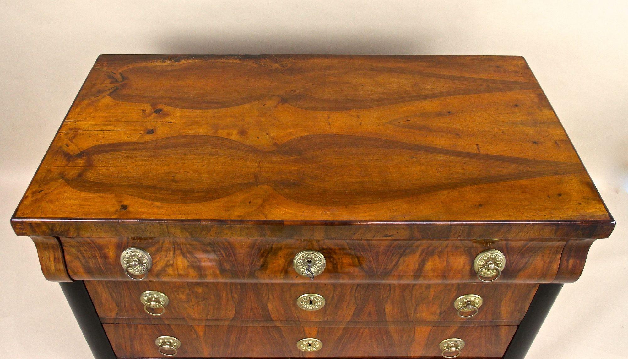 Hand-Crafted 19th Century Biedermeier Chest of Drawers/ Commmode, Hand-Polished, AT ca. 1825 For Sale