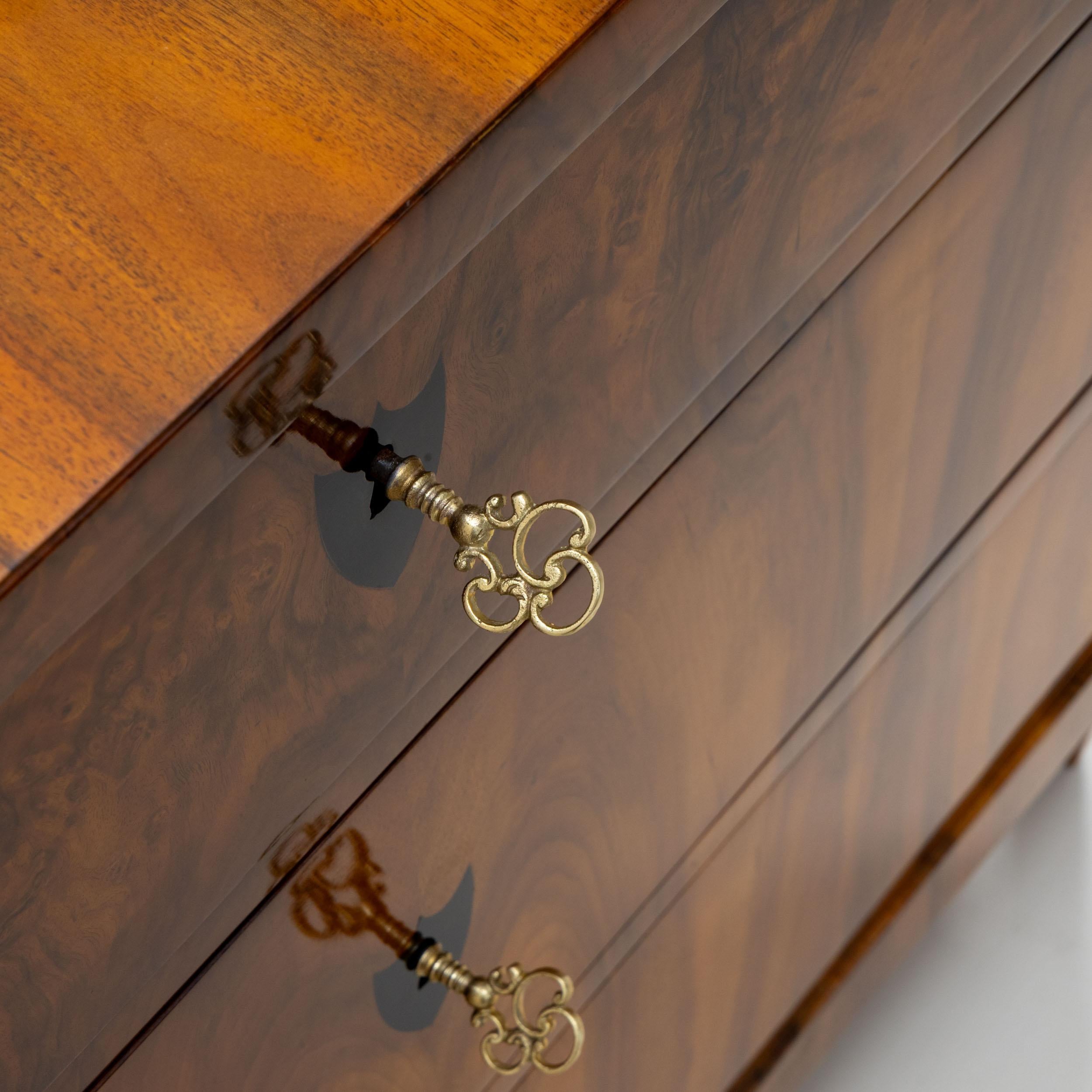 Cómoda Biedermeier del siglo XIX en venta 2