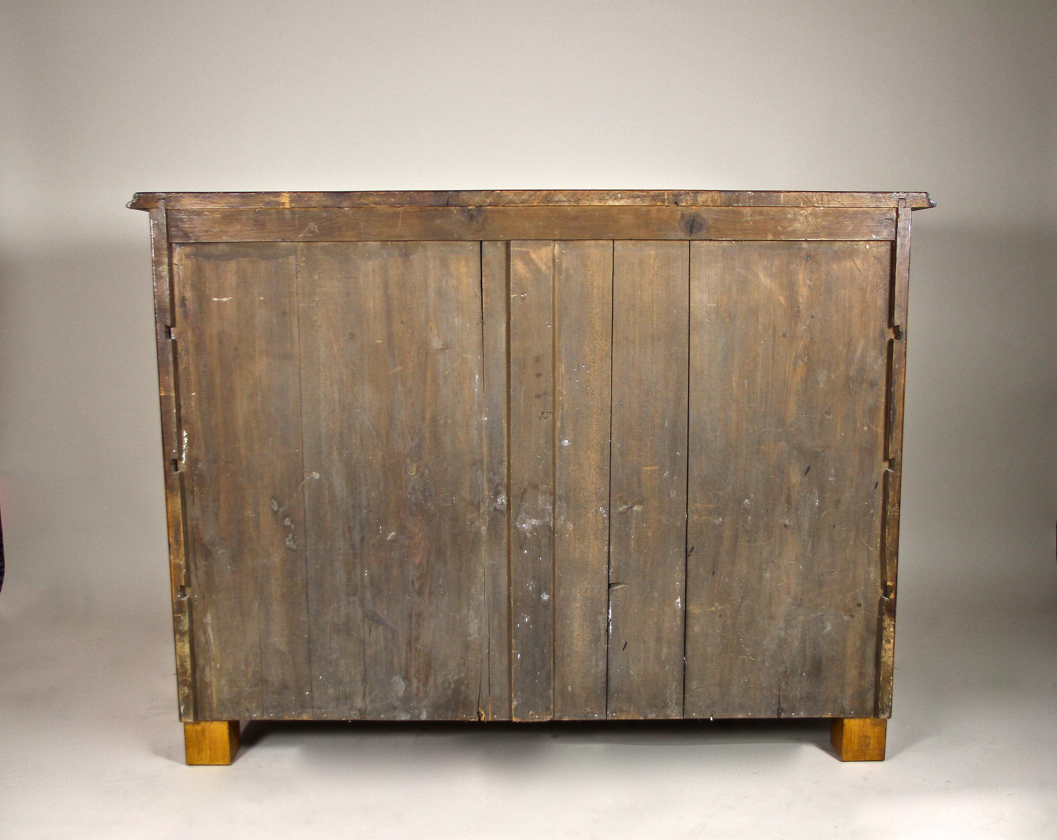 19th Century Biedermeier Chest of Drawers Nutwood, Austria, circa 1840 For Sale 8