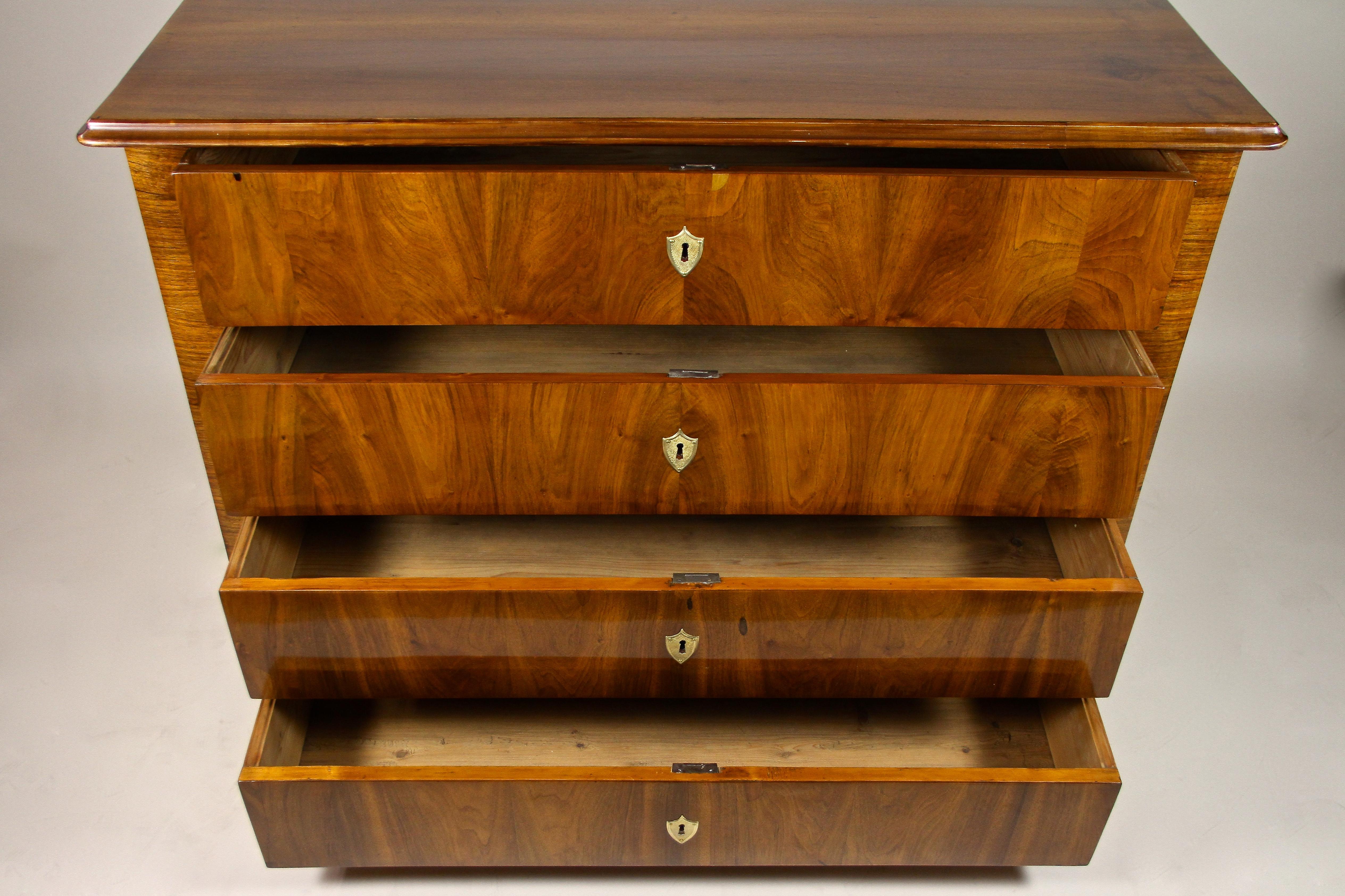 Austrian 19th Century Biedermeier Chest of Drawers Nutwood, Austria, circa 1840 For Sale