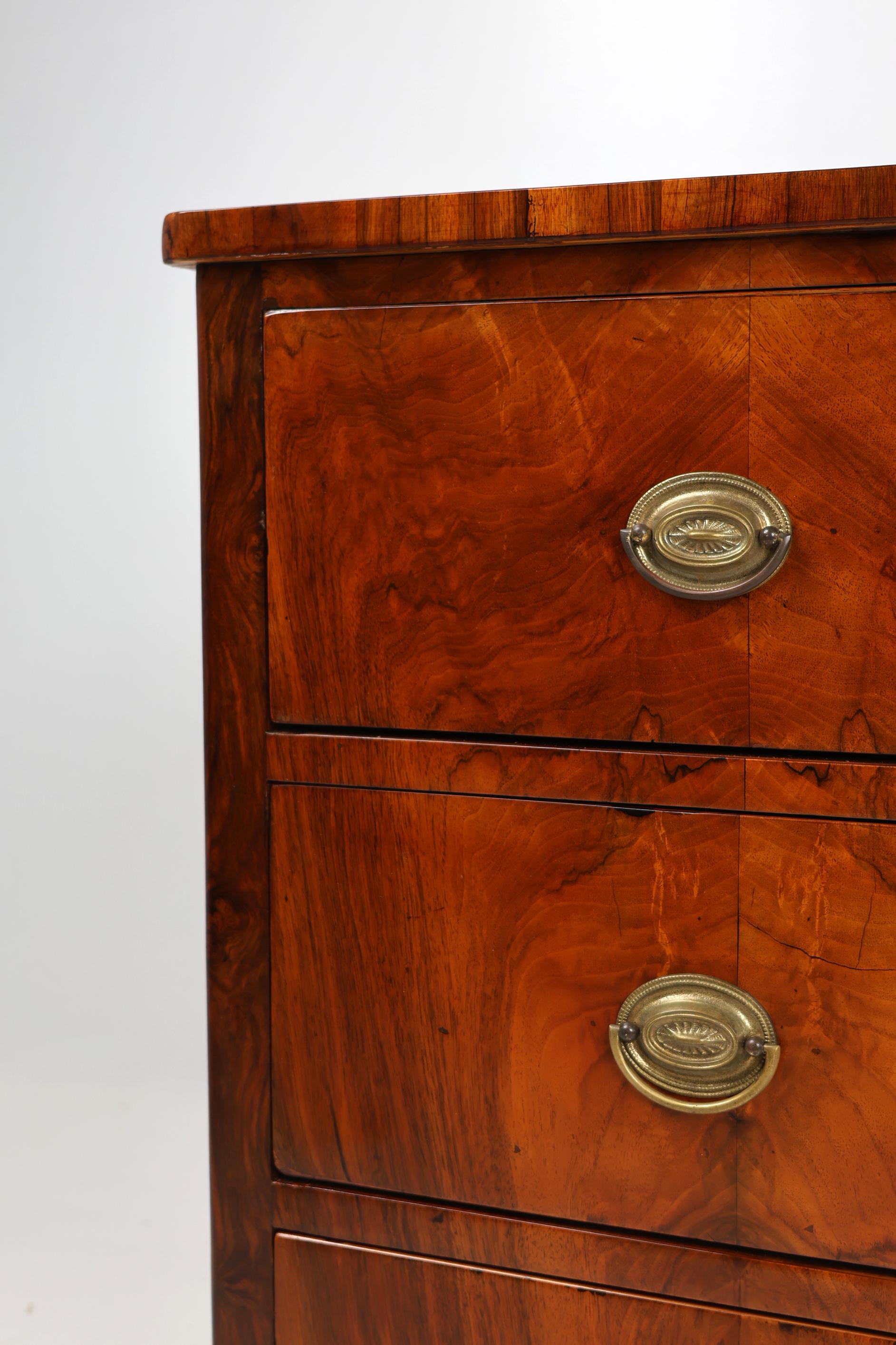 Cómoda Biedermeier Siglo XIX, Nogal en venta 5