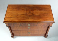 19th Century Biedermeier Chest of Drawers, Walnut, Southern Germany, circa 1825