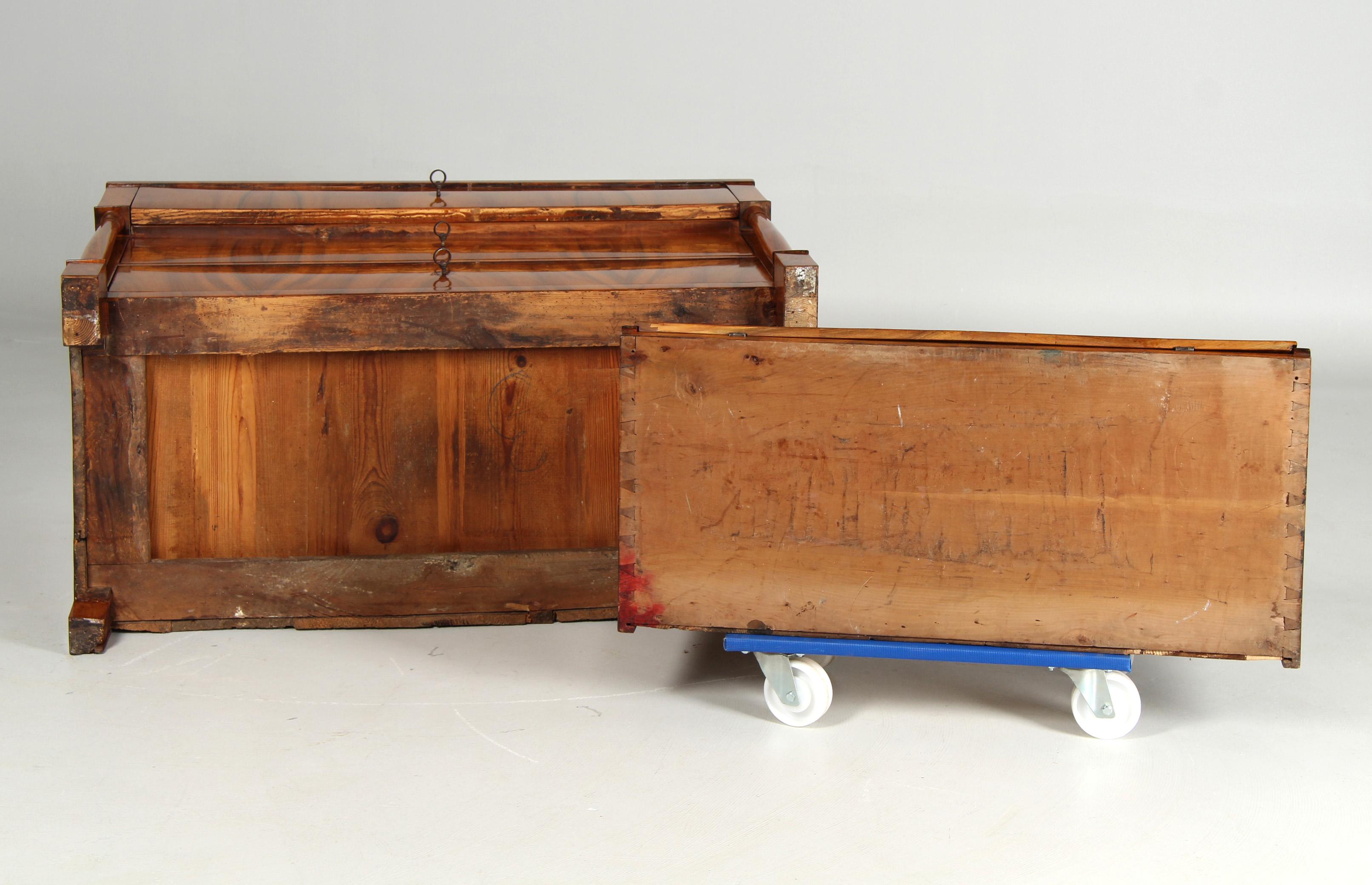 Biedermeier-Kommode des 19. Jahrhunderts mit Sekretär-Kommode, um 1830 im Angebot 9