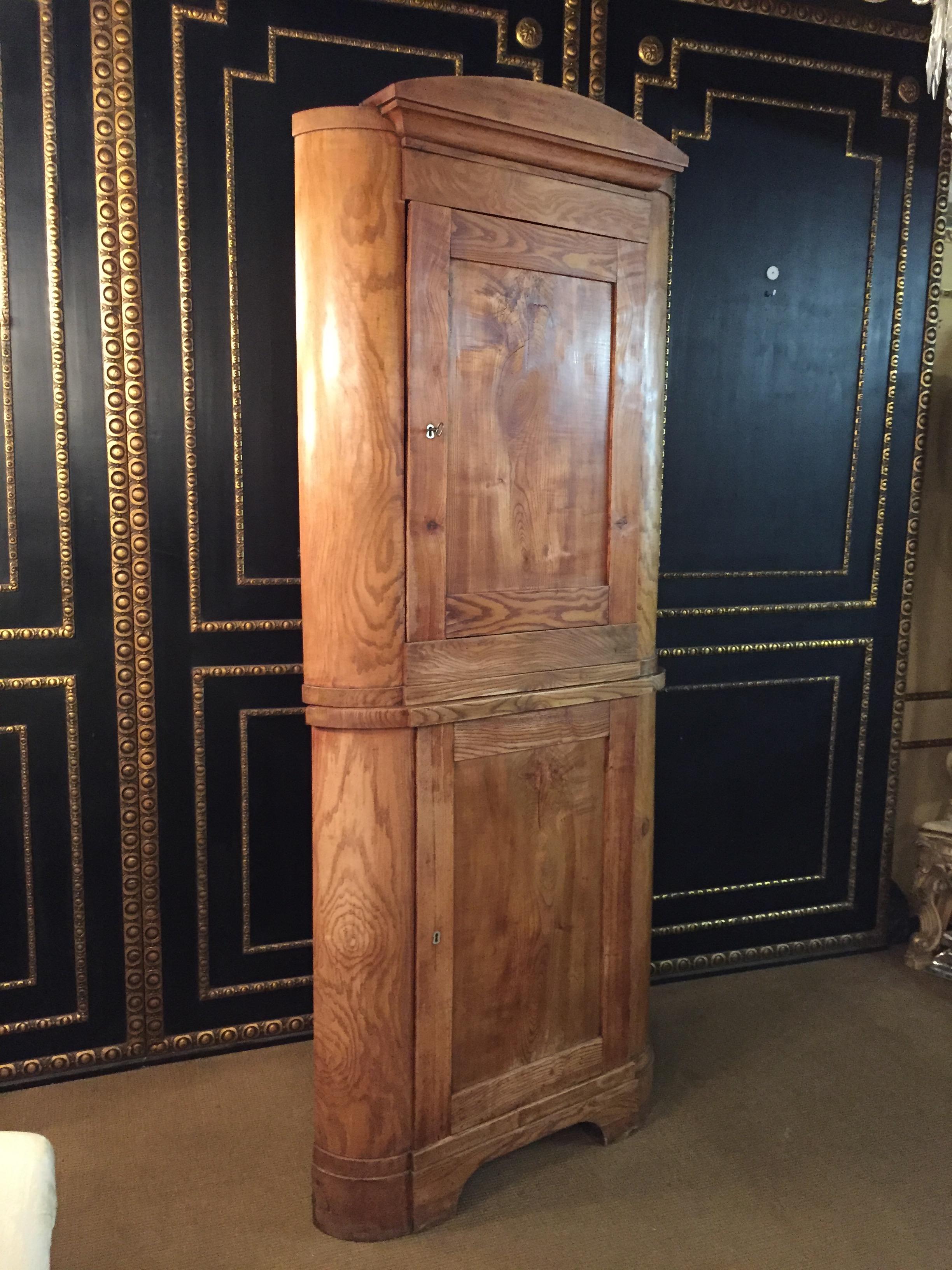 Woodwork 19th Century antique Biedermeier Corner Cupboard in Ash Very High  For Sale