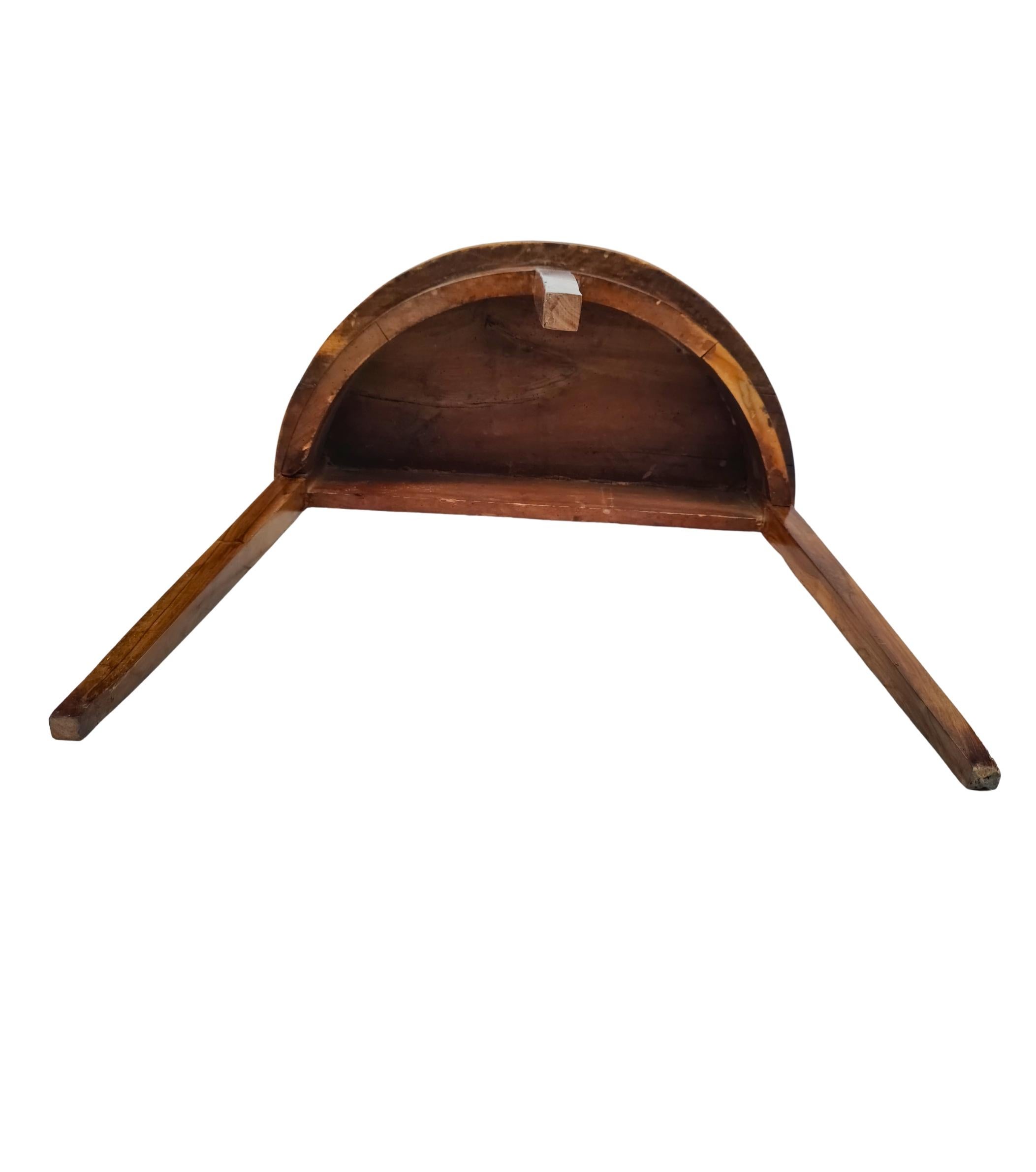 19th Century Biedermeier Demi-Lune Console Table circa 1820 in Solid Walnut in vendita 1