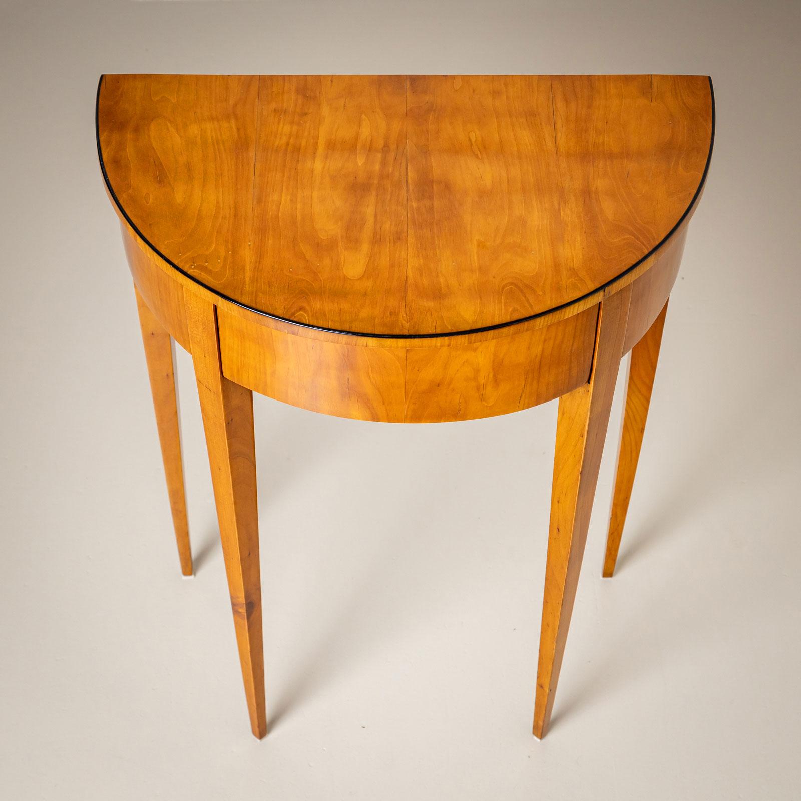 19th Century Biedermeier Demi Lune Console Table in Cherry, Germany For Sale 2