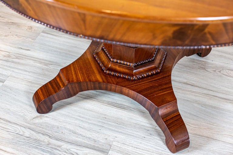 19th-Century Biedermeier Dining Table in Shellac Veneered with Mahogany For Sale 1