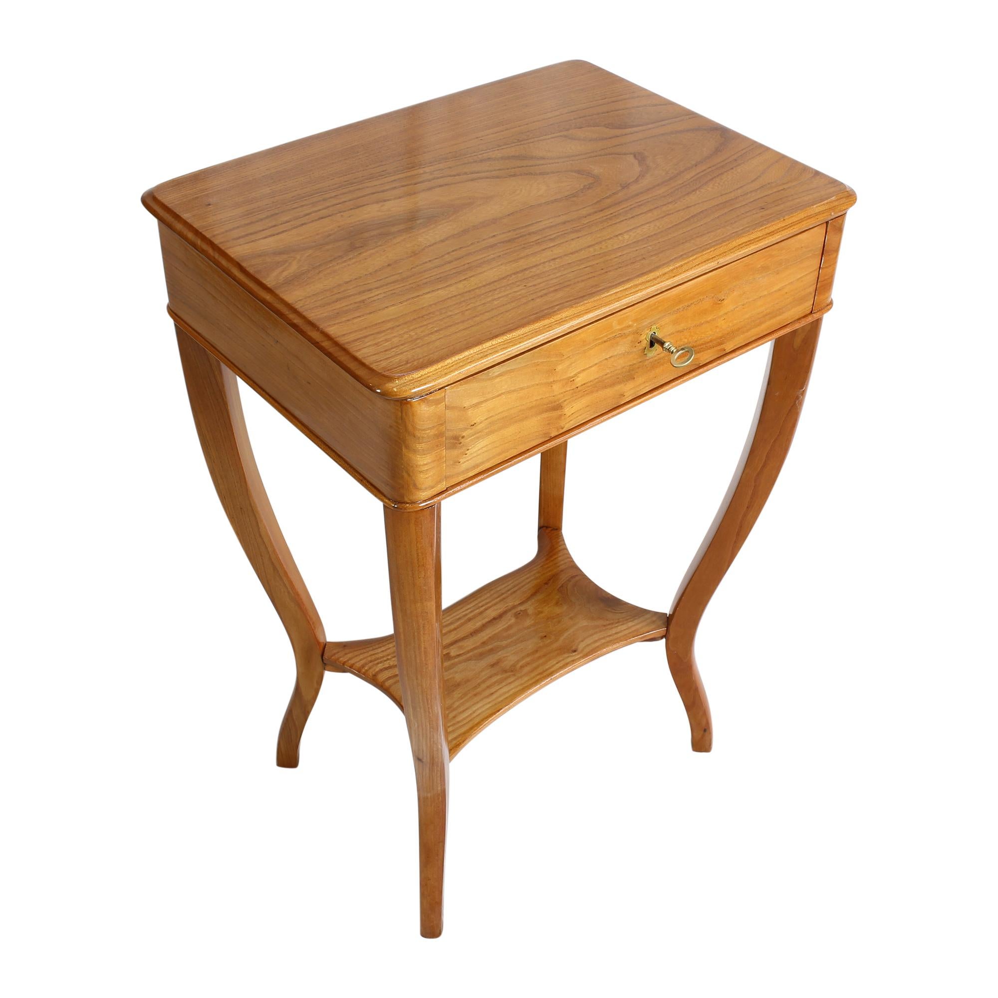 19th Century Biedermeier Elmwood Sewing or Side Table In Good Condition For Sale In Darmstadt, DE