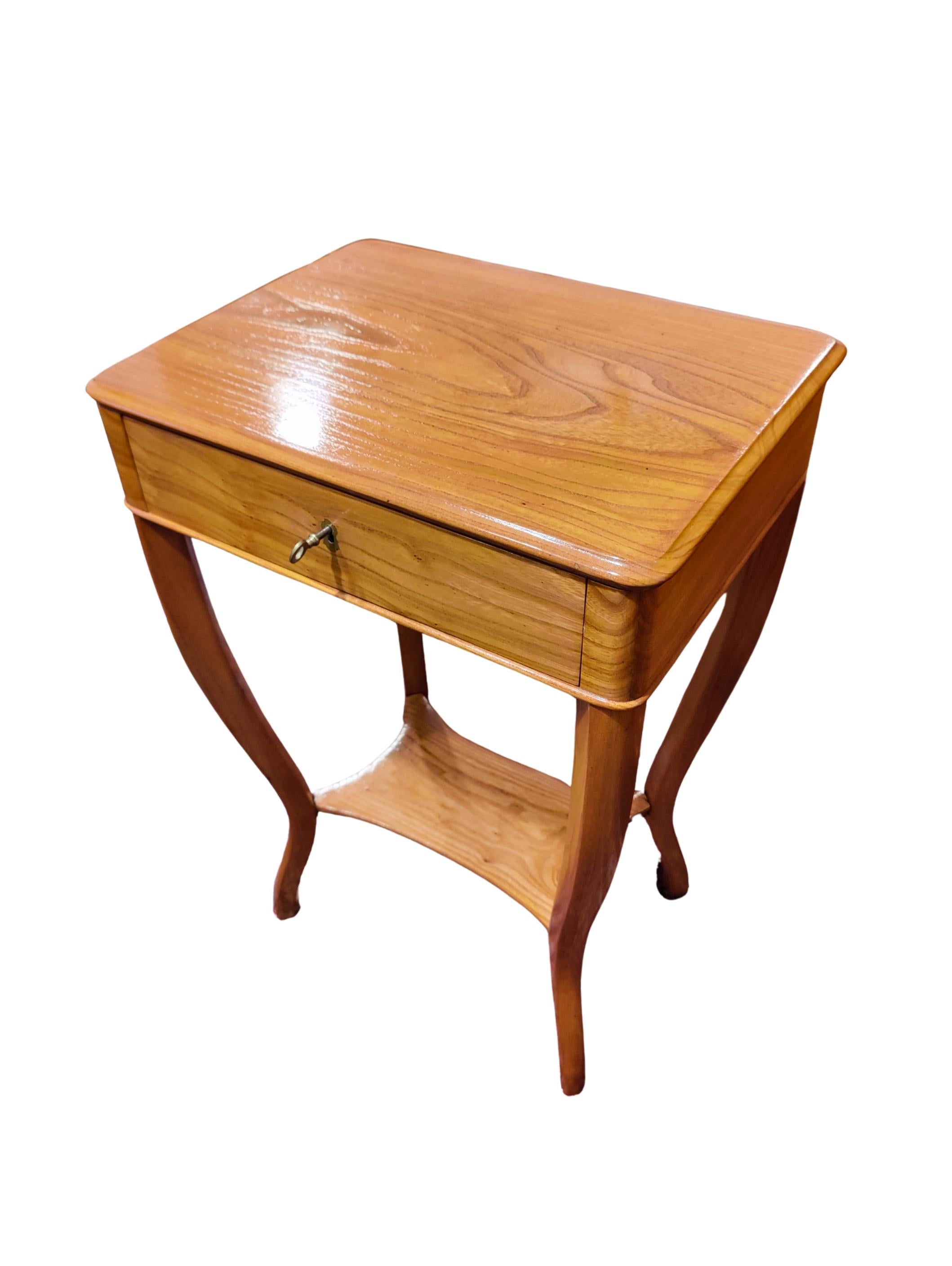 Polished Elegant Biedermeier Elmwood Sewing or Side Table, South Germany circa 1820