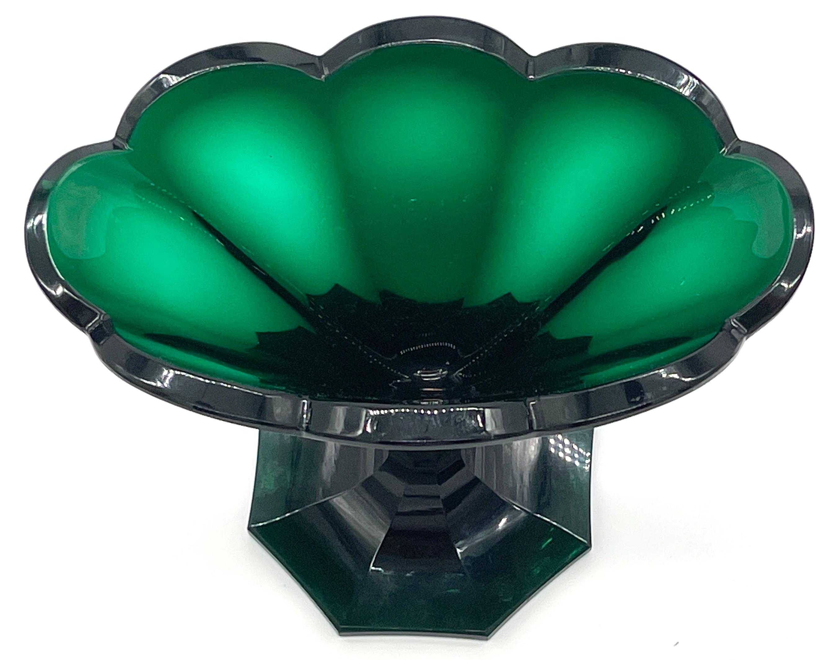 19th Century Biedermeier Emerald Cut Crystal Oval Octagonal Vase  For Sale 6