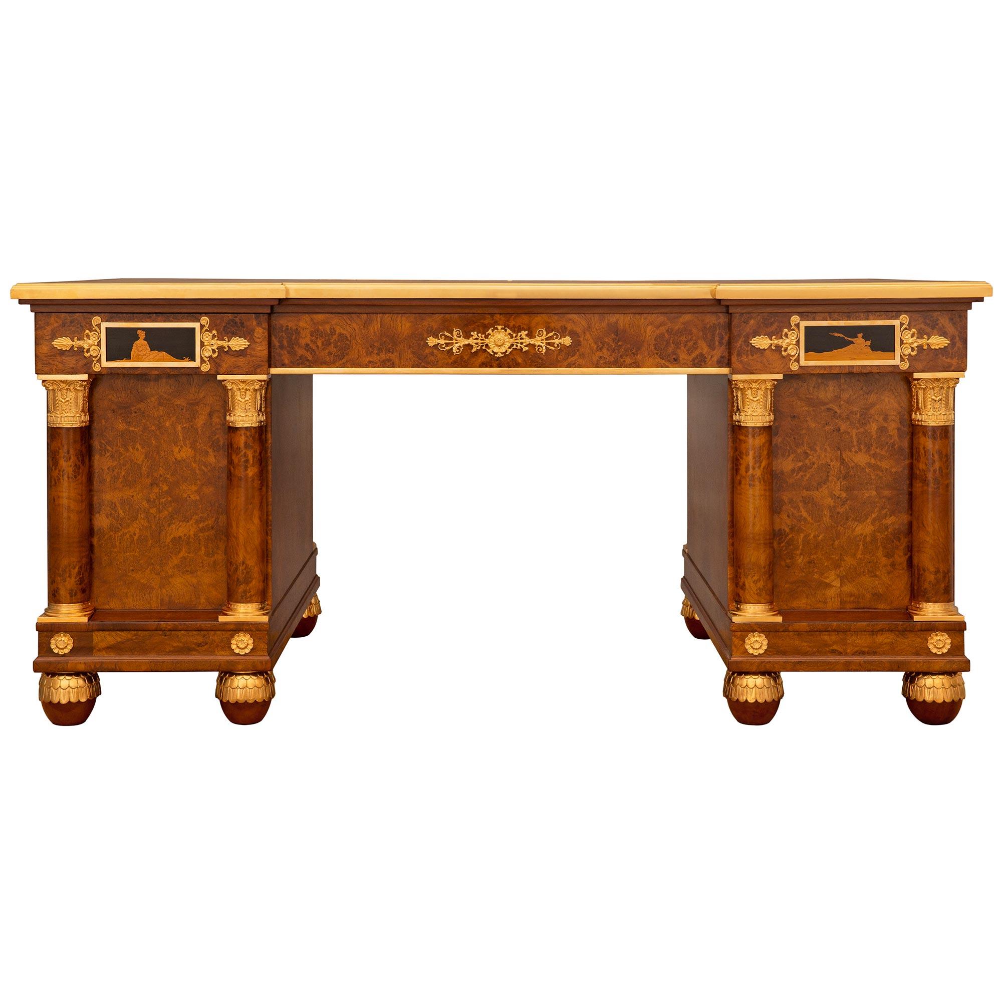 Pelle Scrivania Biedermeier Impero/Neo-Classico del XIX secolo. Scrivania di Francois Link in vendita