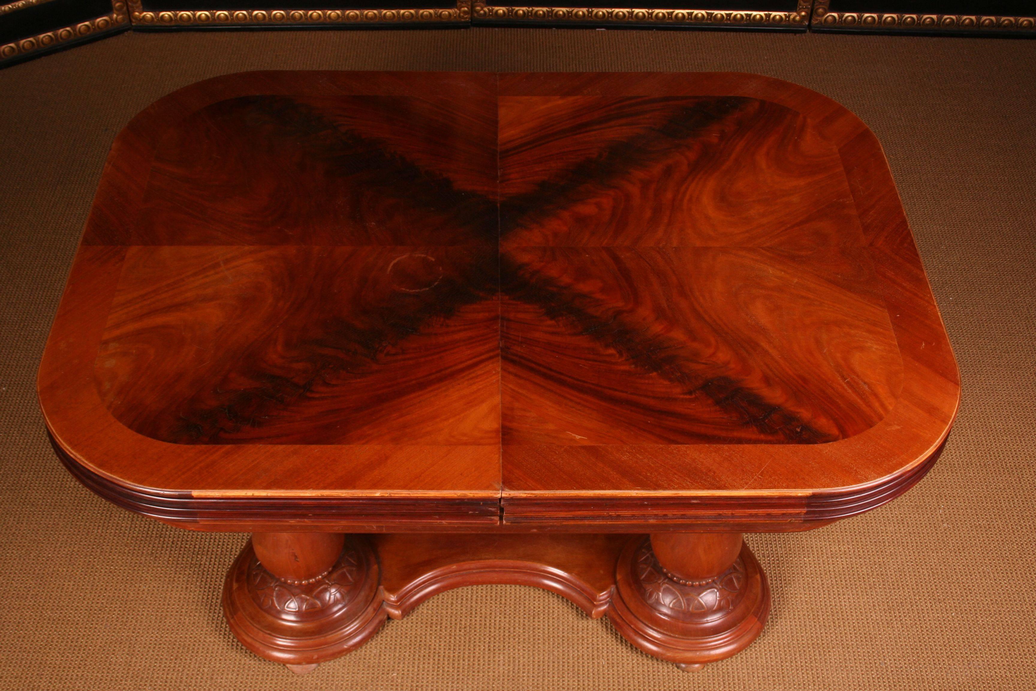 19th Century Biedermeier Extending Table In Good Condition In Berlin, DE
