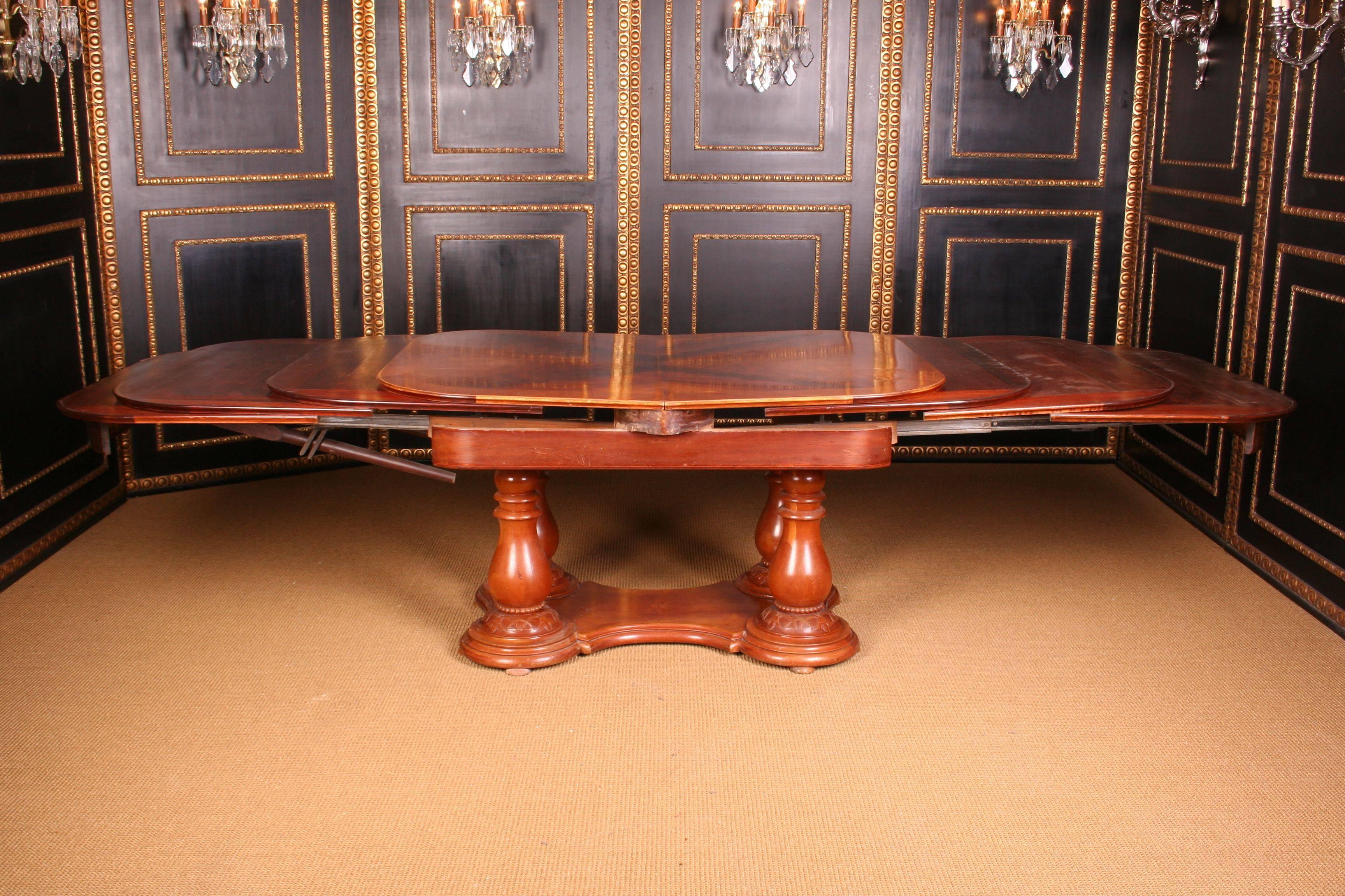 Wood 19th Century Biedermeier Extending Table For Sale
