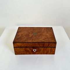 19th Century Biedermeier Jewelry Box in Burl Walnut, around 1820