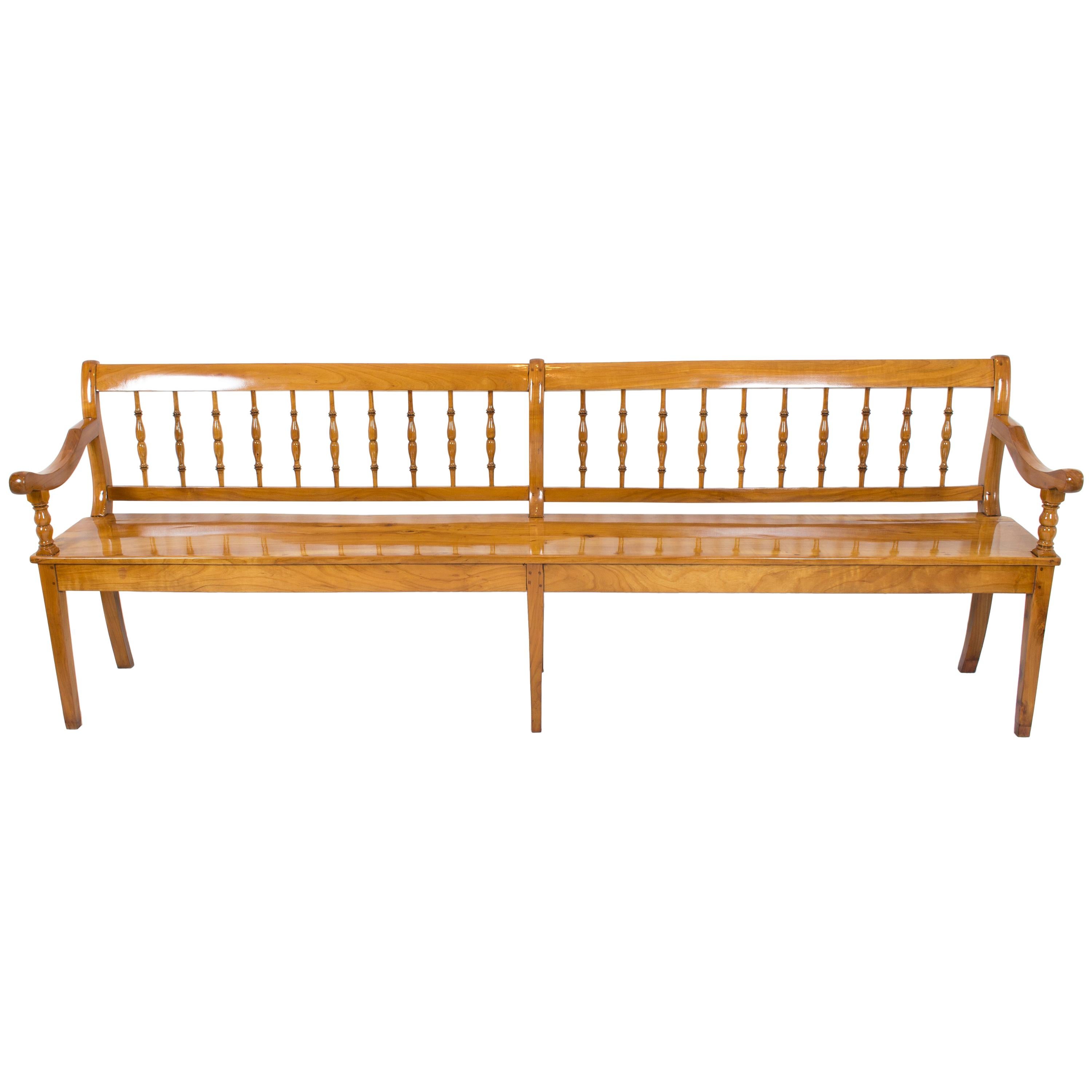 Panca da salotto in ciliegio Biedermeier del XIX secolo in vendita
