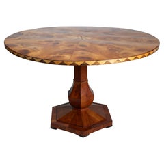 Gran mesa de pedestal de cerezo Biedermeier del siglo XIX. Viena, hacia 1825.