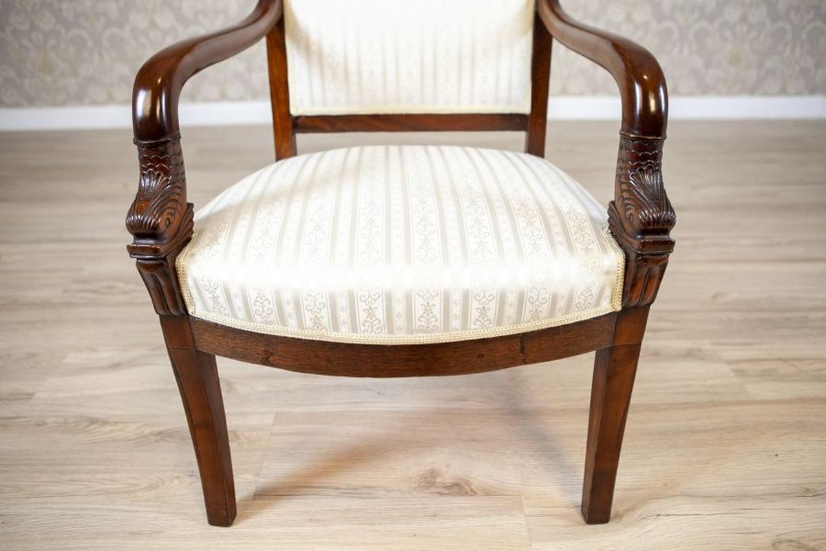 Poltrona Biedermeier del XIX secolo in mogano con tappezzeria chiara, 1890 in vendita 10