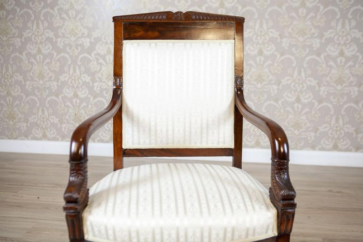 Poltrona Biedermeier del XIX secolo in mogano con tappezzeria chiara, 1890 in vendita 1