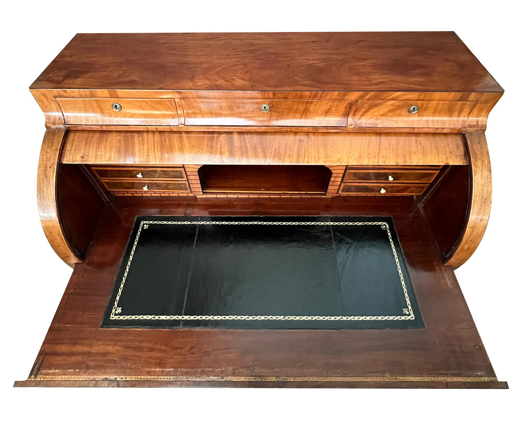 Early 19th Century 19th Century Biedermeier Mahogany Cylinder-Top Bureau Desk For Sale
