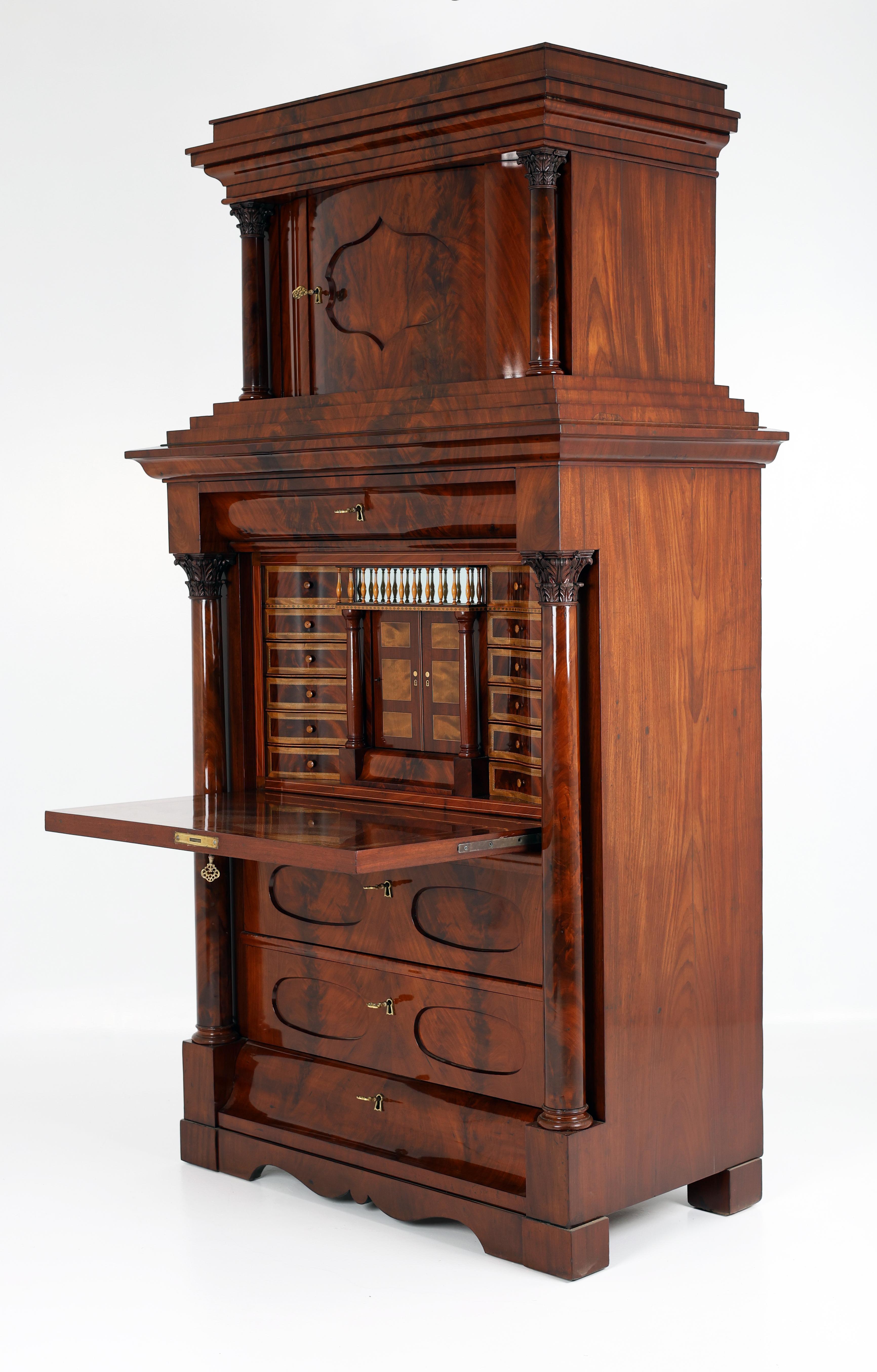 Polished 19th Century Biedermeier Mahogany Secretary For Sale