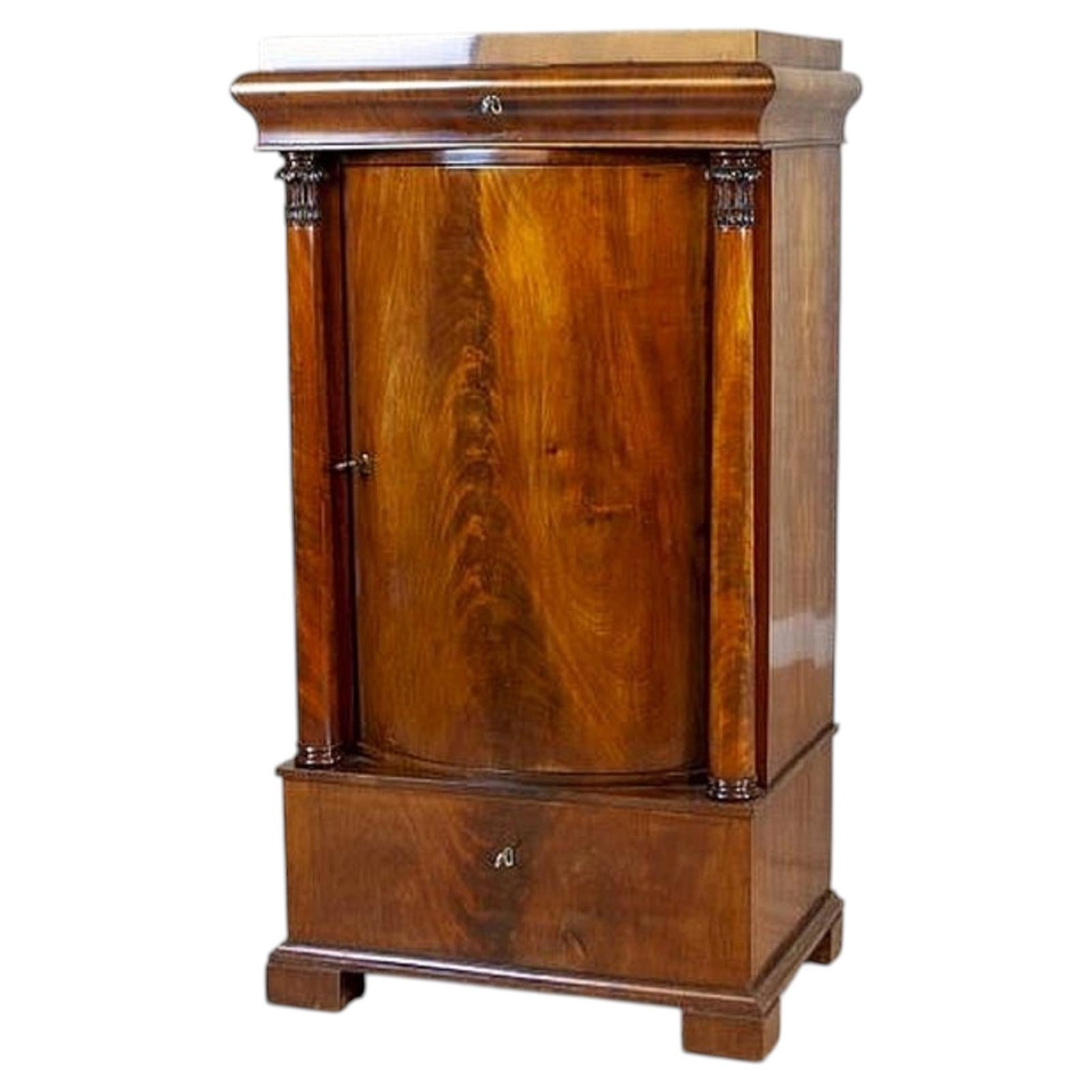 19th-Century Biedermeier Mahogany Wood and Veneer Linen Press For Sale