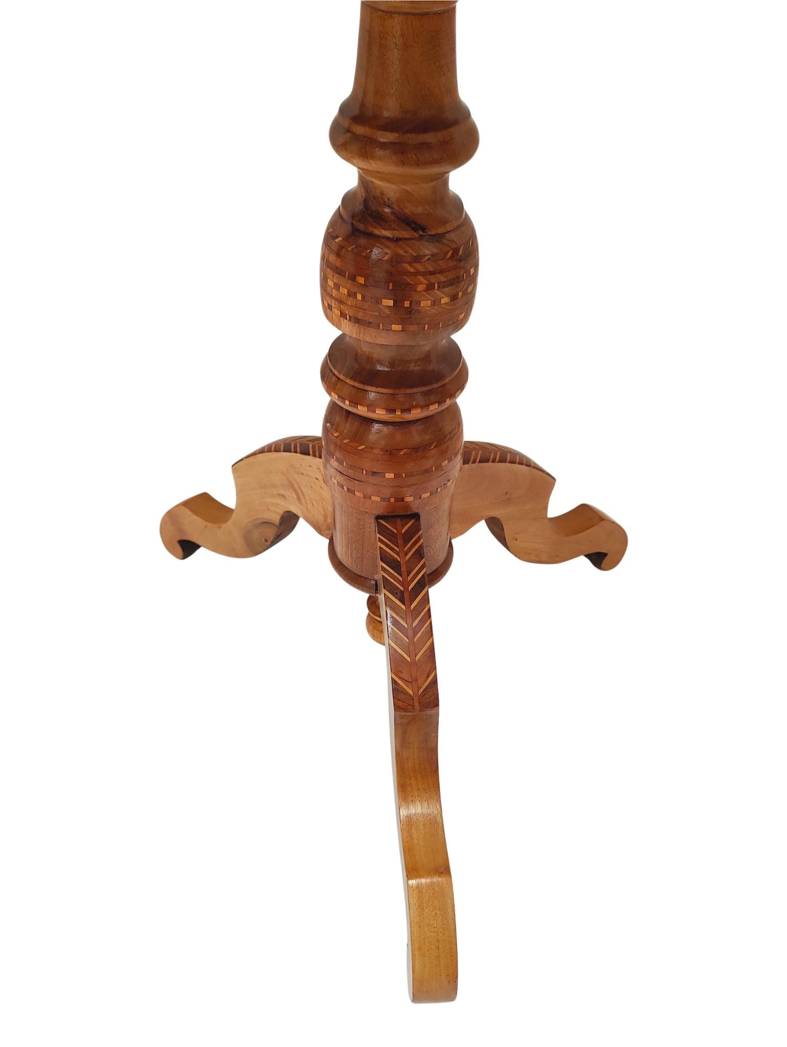 Walnut 19th Century Biedermeier Marquetry Chess Table For Sale