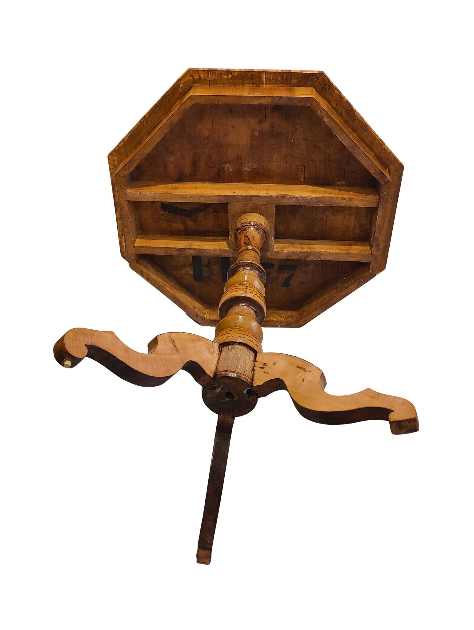 19th Century Biedermeier Marquetry Chess Table For Sale 1