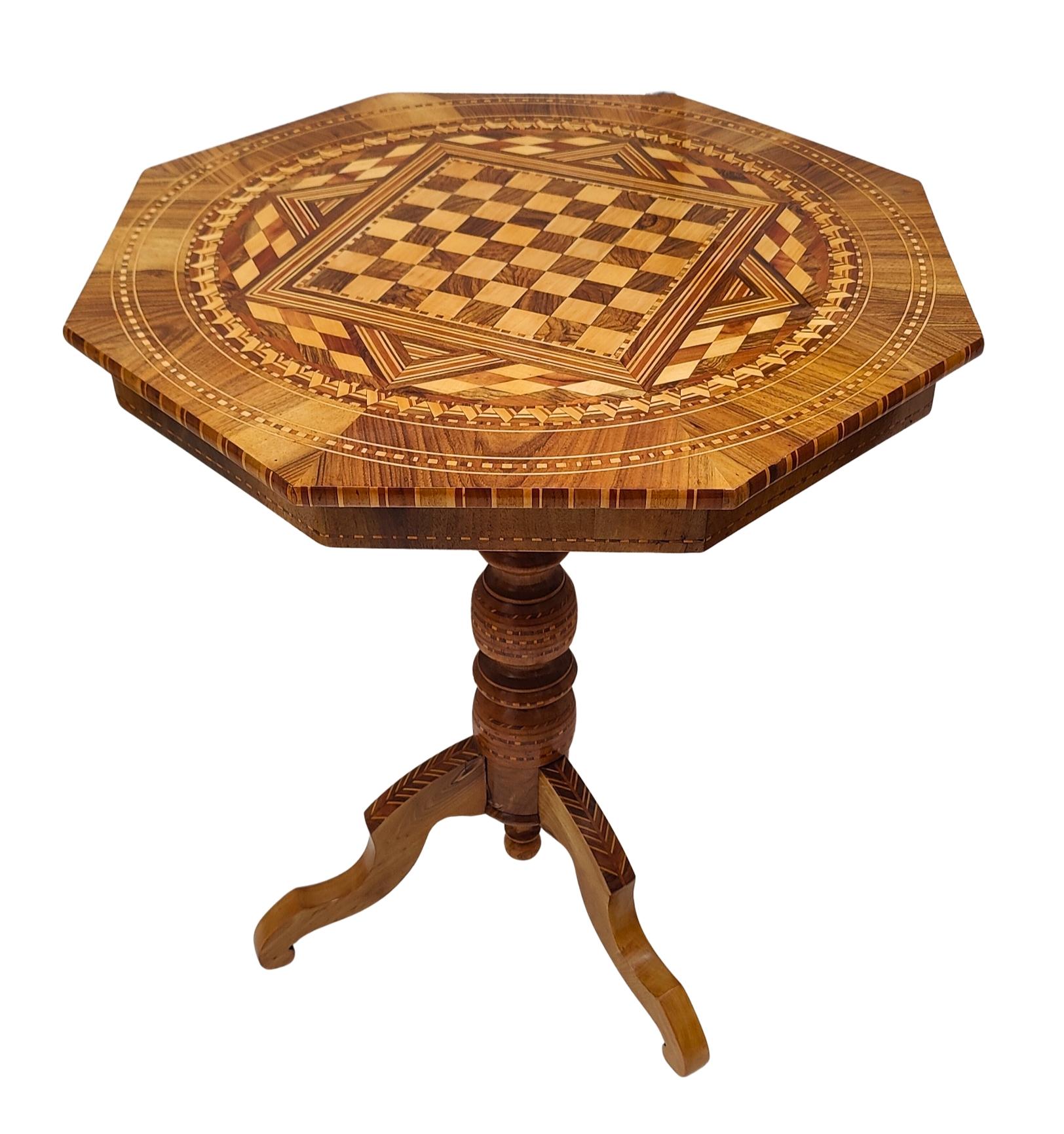 19th Century Biedermeier Marquetry Chess Table For Sale 3