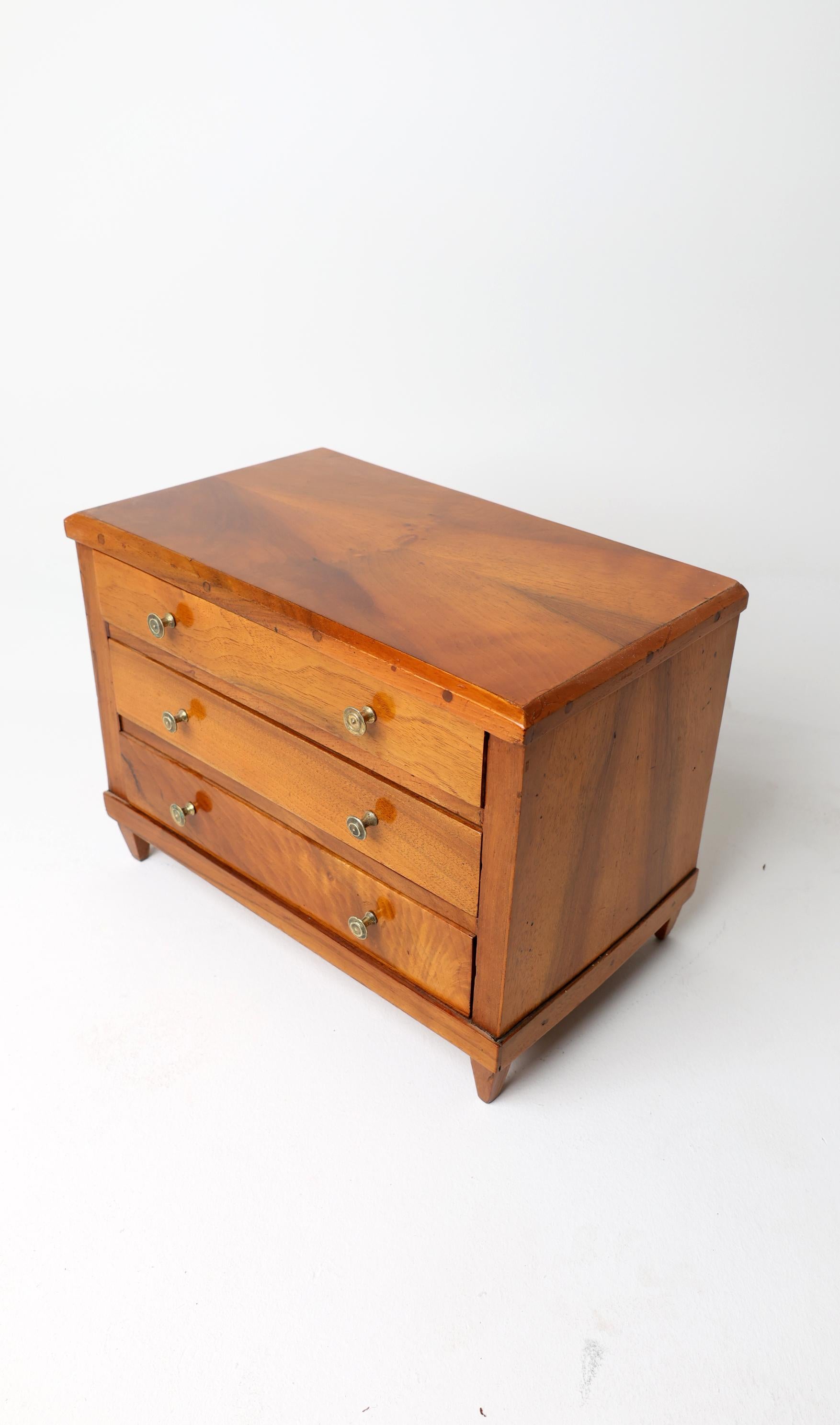 19th Century Biedermeier Miniature Chest of drawers For Sale 1