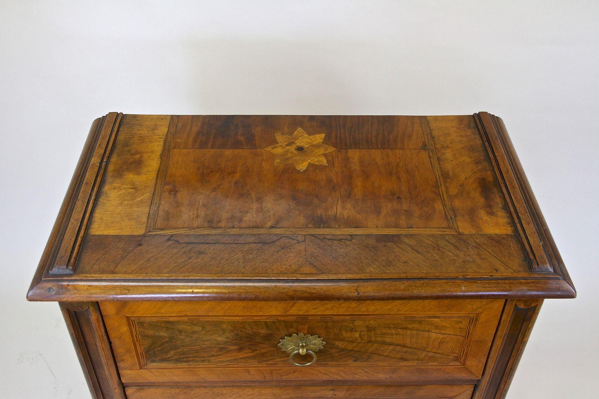 Austrian 19th Century Biedermeier Nutwood Chest Of Drawers With Micro-Inlays, AT ca. 1850 For Sale